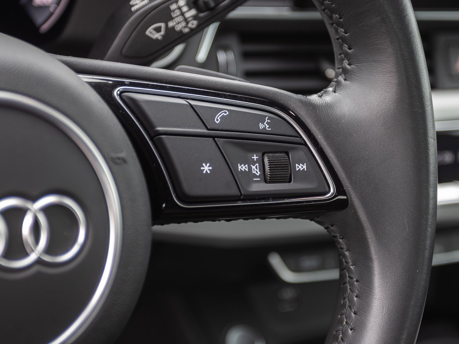 Audi A5 Cabriolet Advanced 40TFSI Stronic Navi Matrix