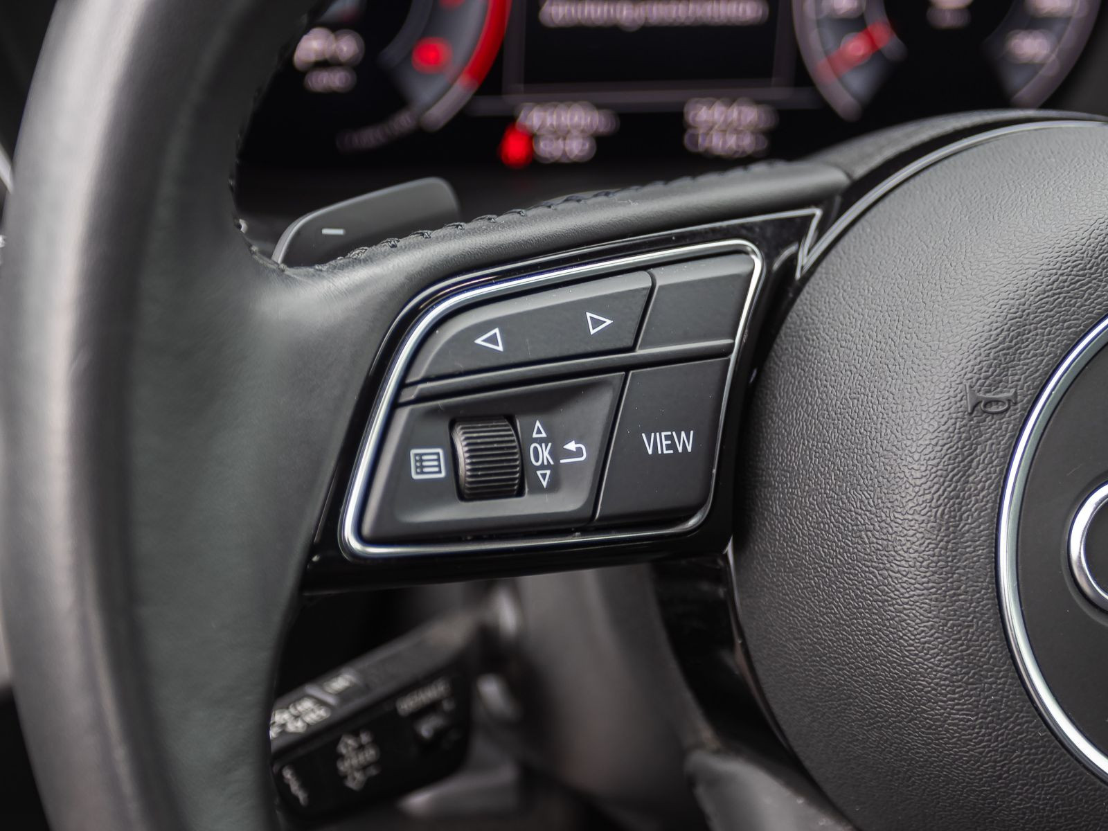 Audi A5 Cabriolet Advanced 40TFSI Stronic Navi Matrix