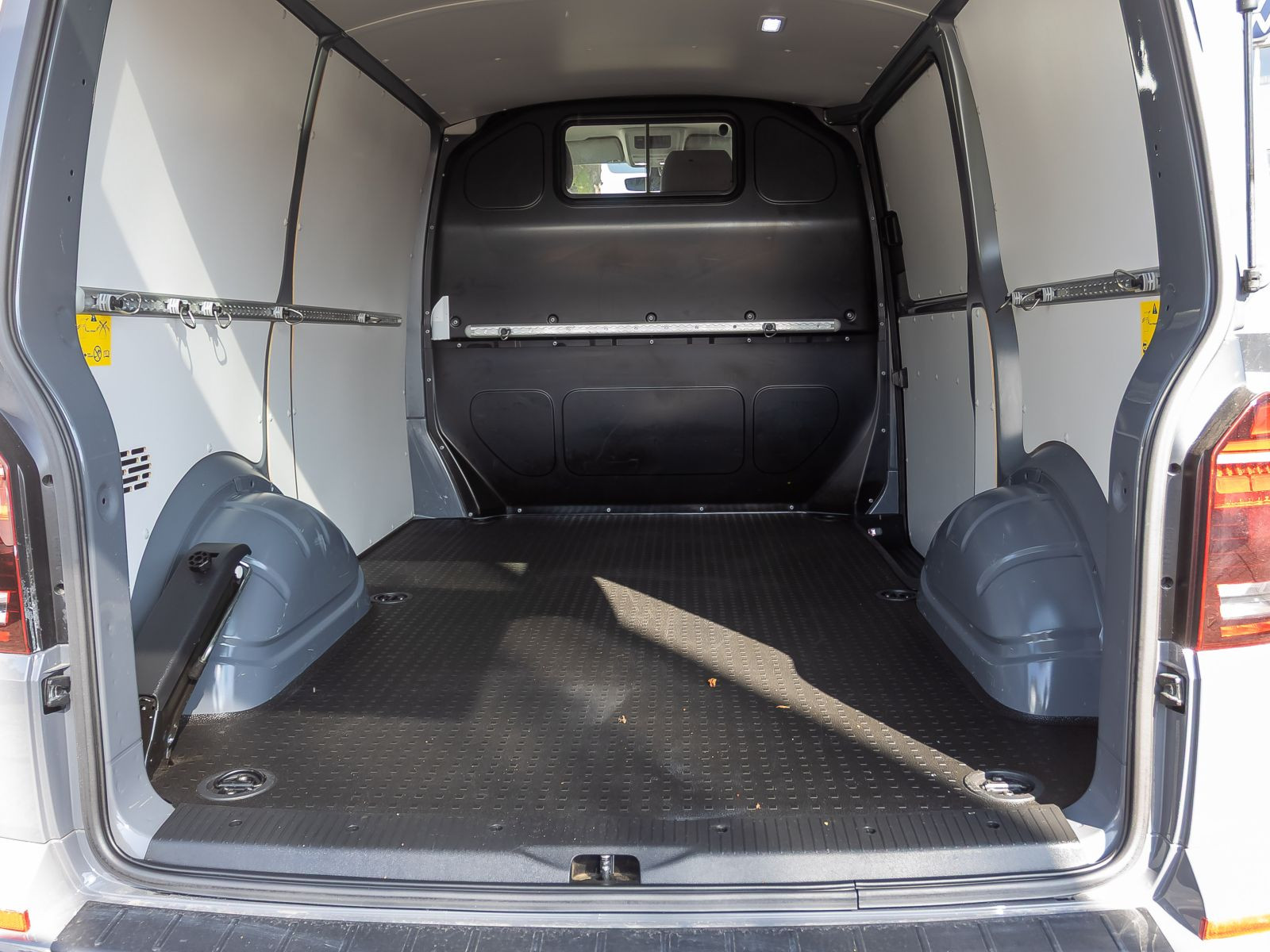 Volkswagen T6.1 Kasten EcoProfi 2.0TDI kR Standhzg EPH AHK