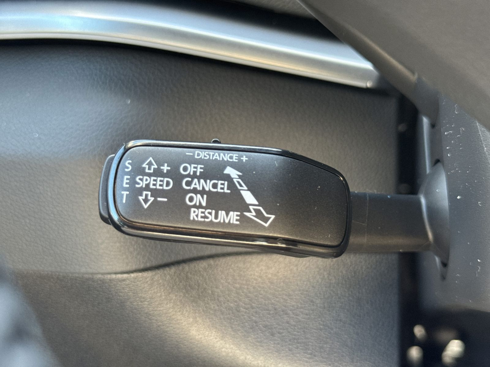Skoda Karoq Tour 1,5 TSI DSG ACC AHK RFK KESSY NAVI