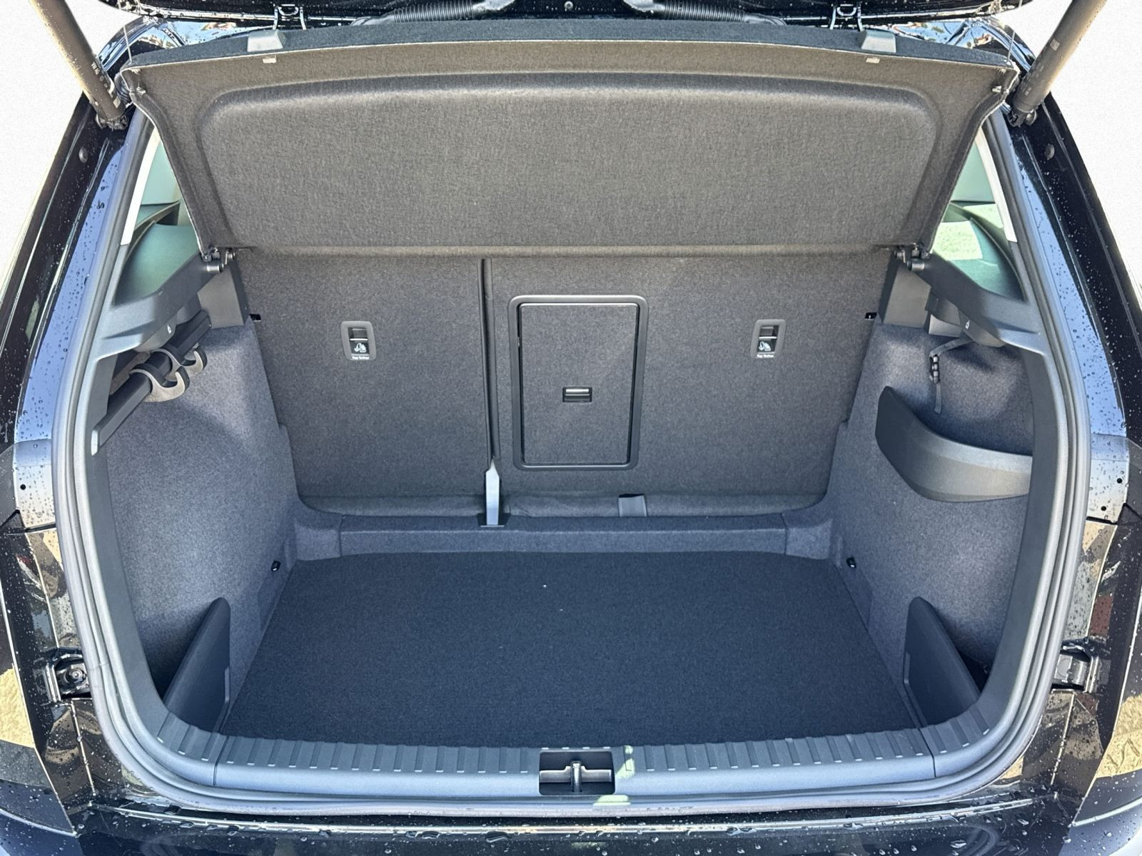 Skoda Karoq Tour 1,5 TSI DSG ACC AHK RFK KESSY NAVI