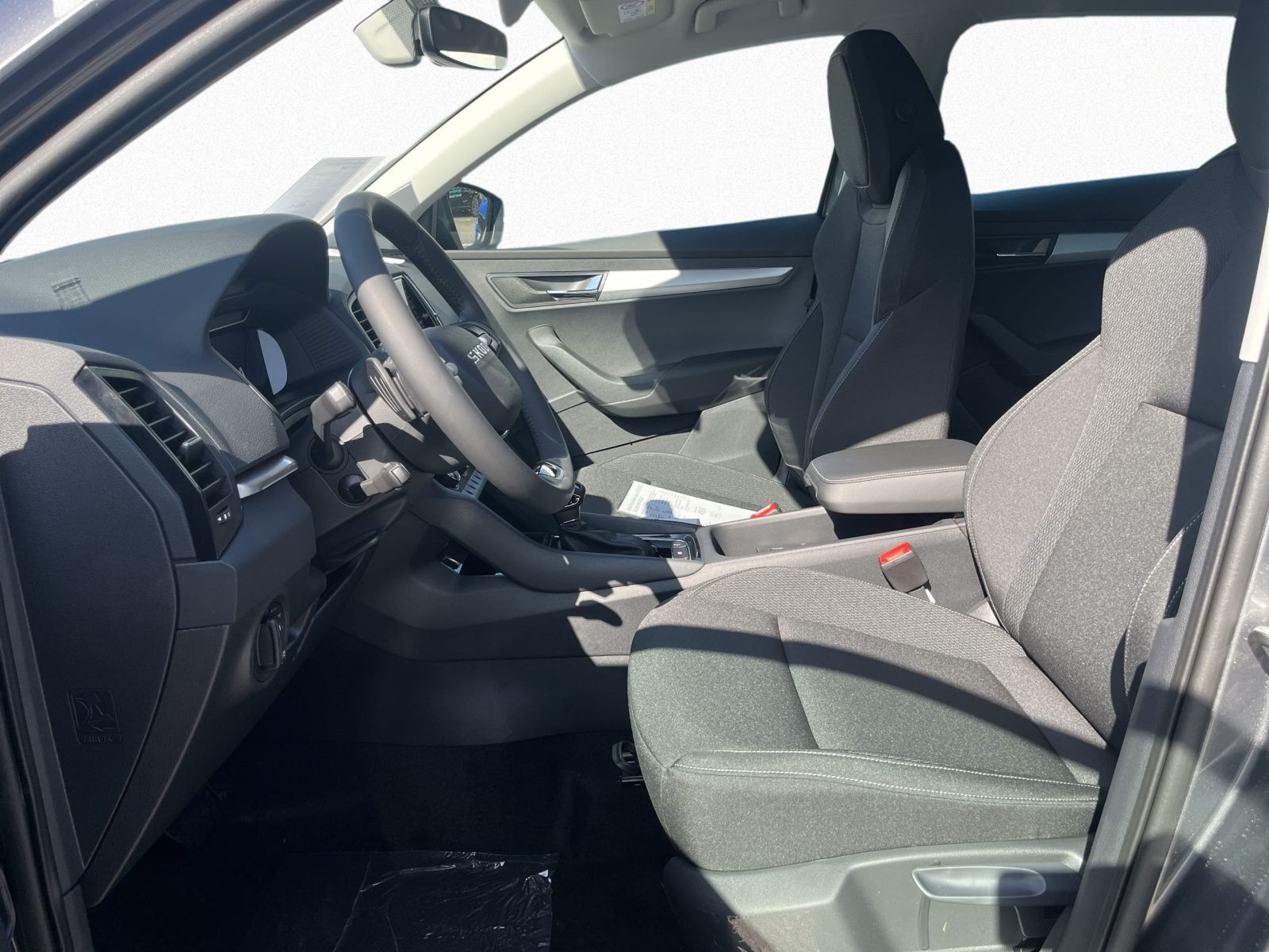 Skoda Karoq Tour 2,0 TDI DSG ACC AHK RFK KESSY NAVI