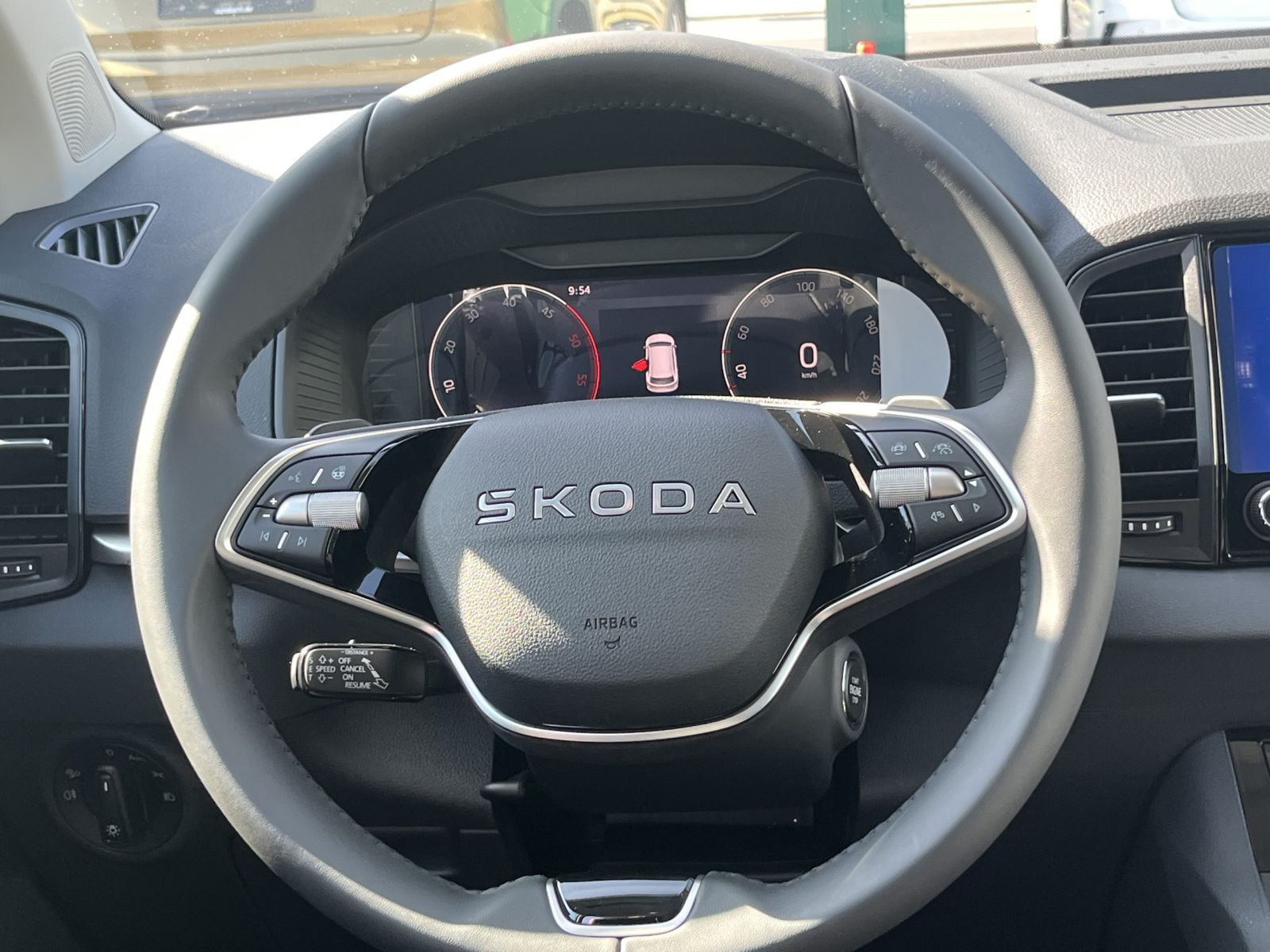 Skoda Karoq Tour 2,0 TDI DSG ACC AHK RFK KESSY NAVI