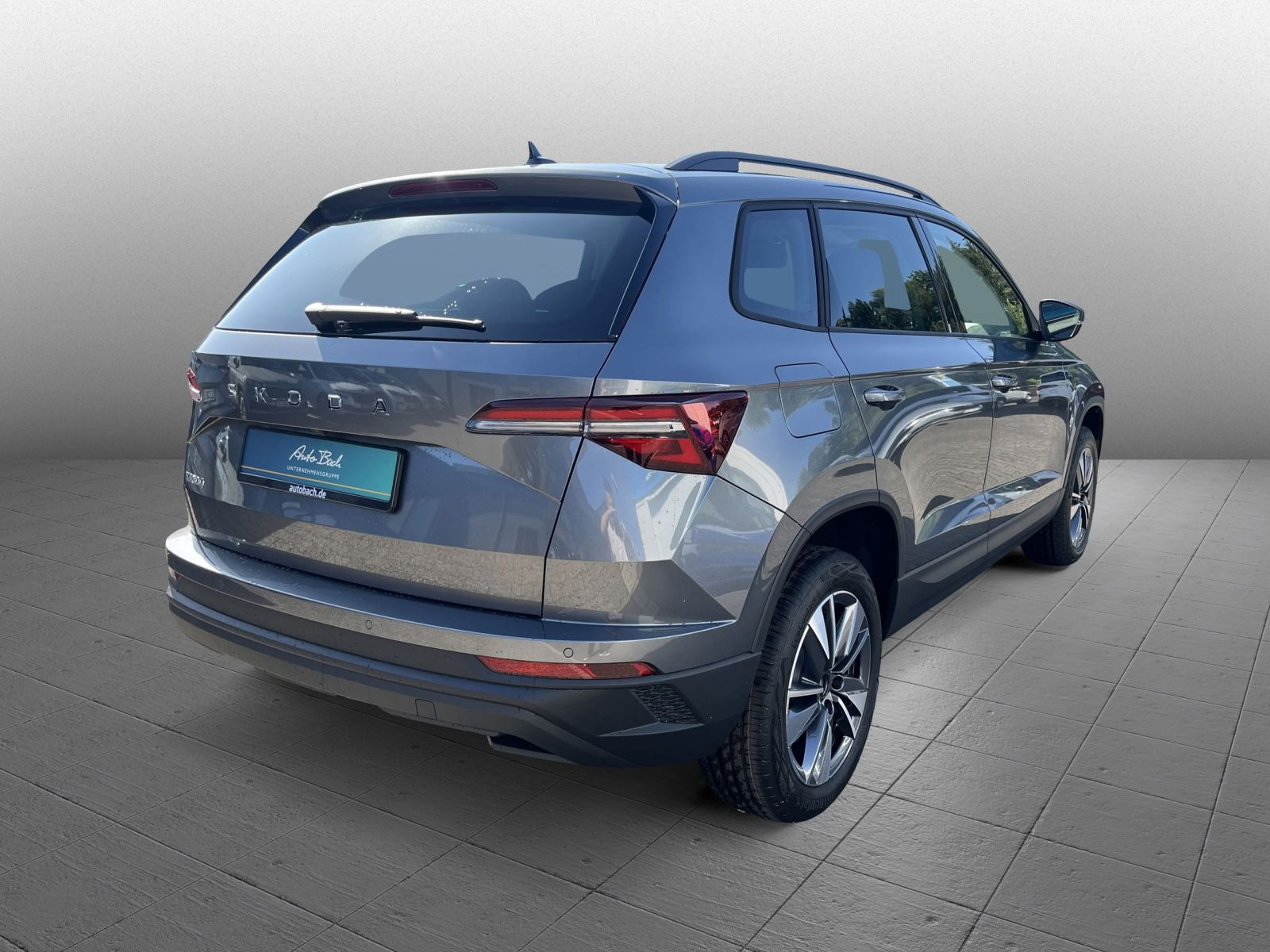 Skoda Karoq Tour 2,0 TDI DSG ACC AHK RFK KESSY NAVI