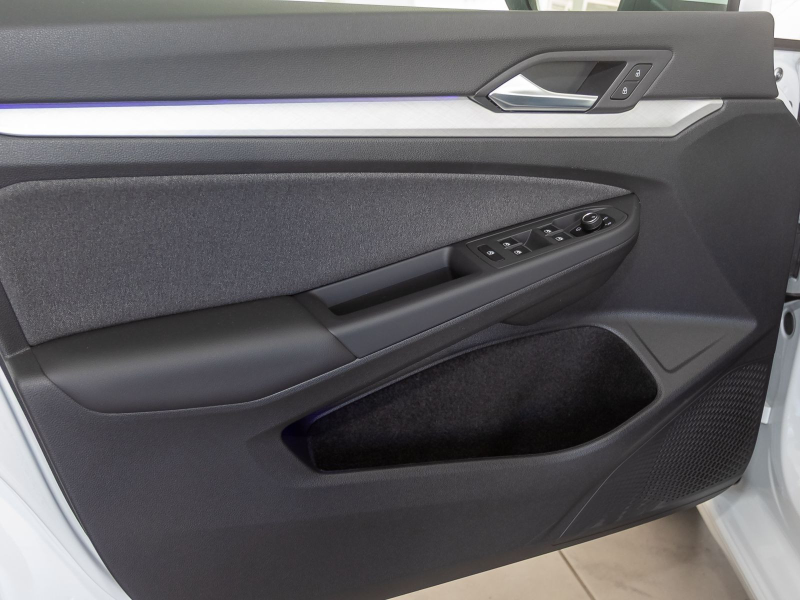 Volkswagen Golf VIII Life 1.5eTSI DSG LED Standhzg ACC EPH