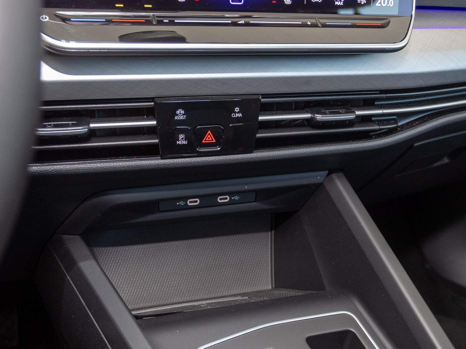 Volkswagen Golf VIII Life 1.5eTSI DSG LED Standhzg ACC EPH