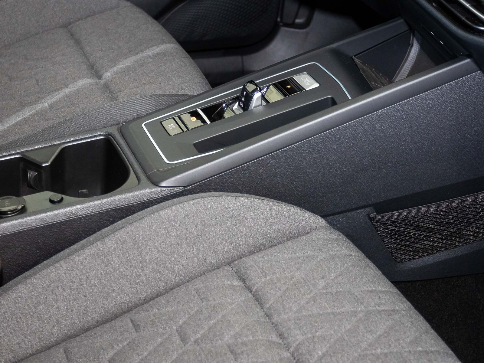 Volkswagen Golf VIII Life 1.5eTSI DSG LED Standhzg ACC EPH