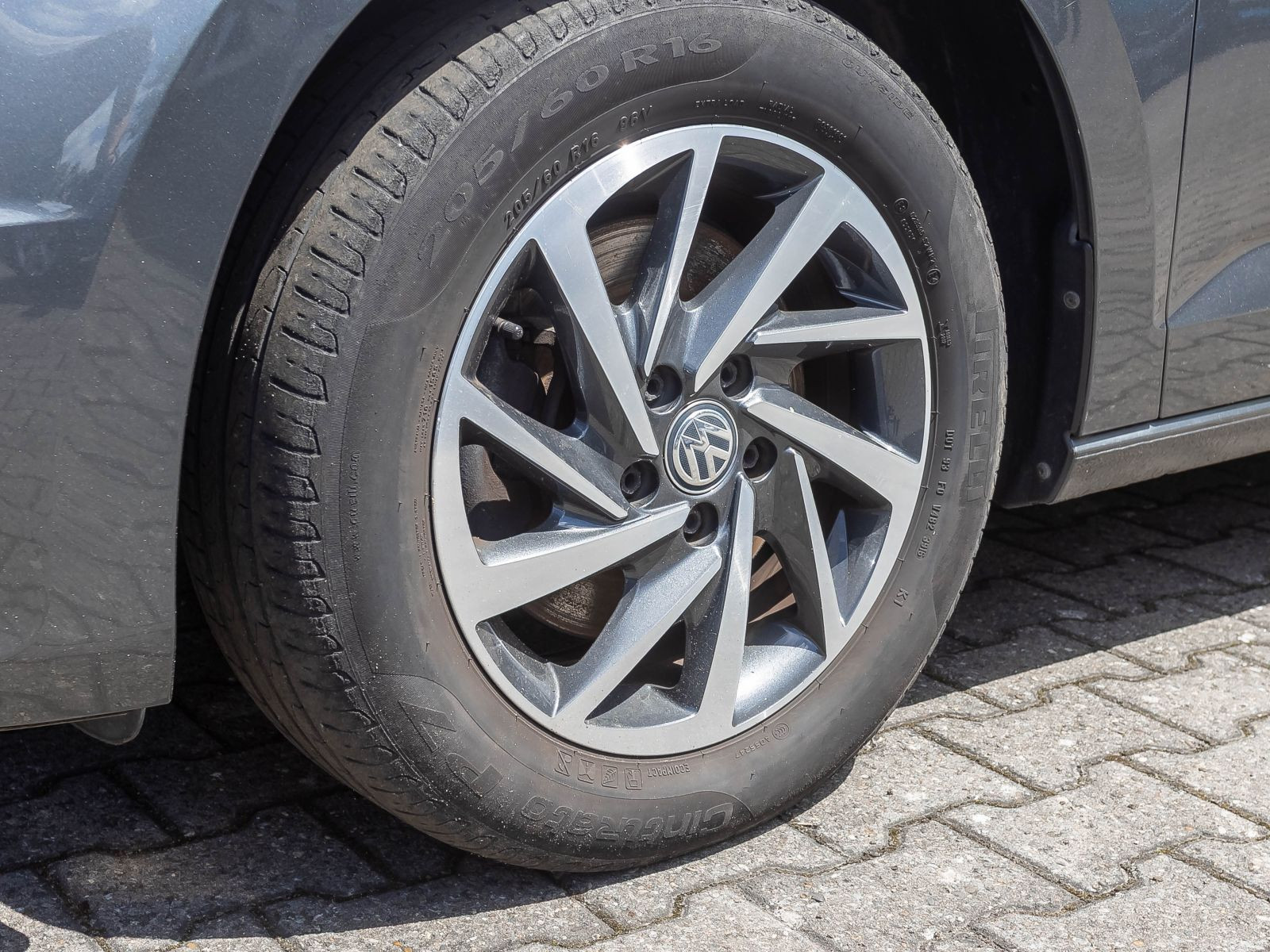 Volkswagen Touran 1.6 TDI SOUND, Navi, Klima, Sitzheizung, Parkpilot, App-Connect
