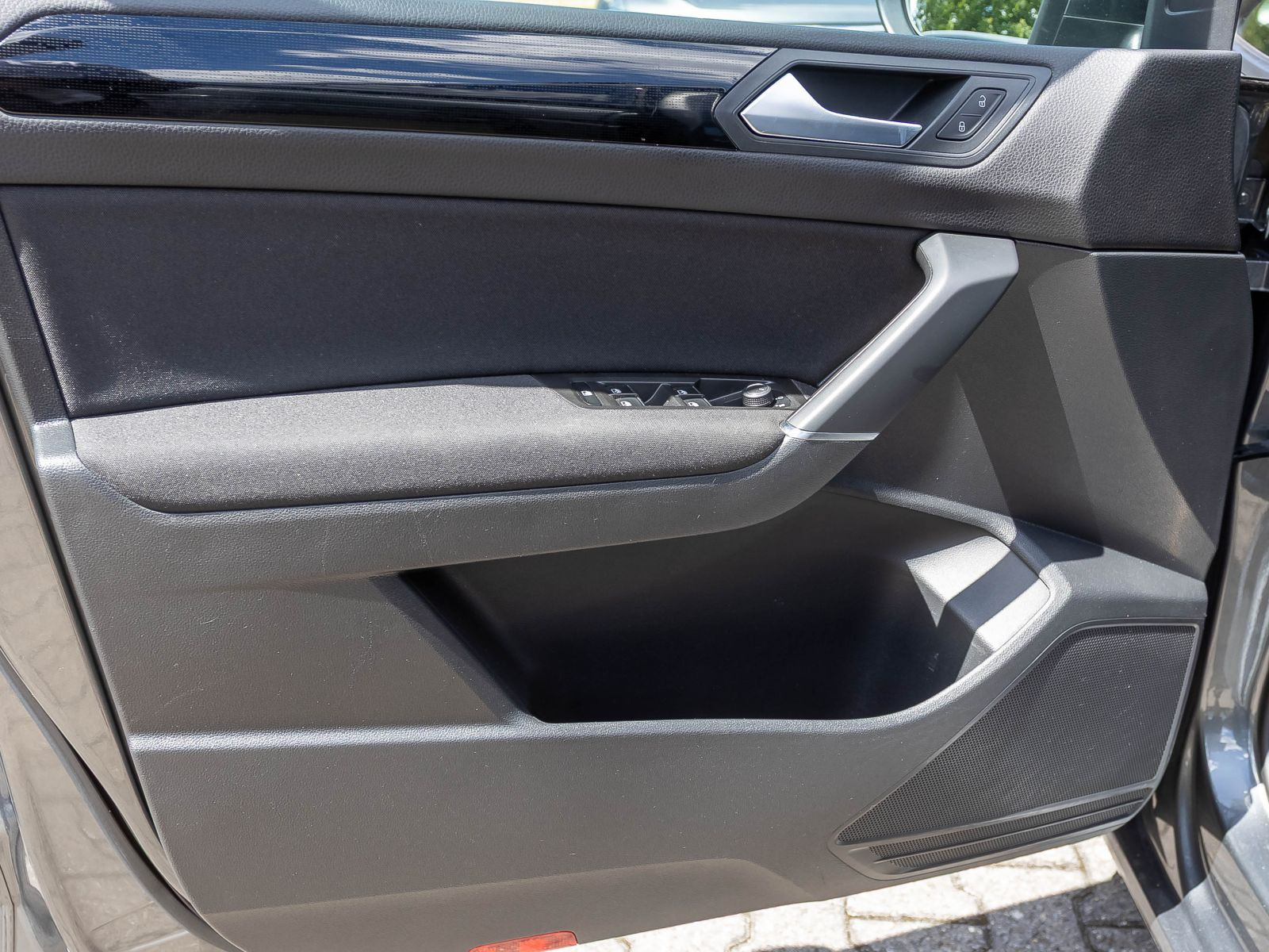 Volkswagen Touran 1.6 TDI SOUND, Navi, Klima, Sitzheizung, Parkpilot, App-Connect