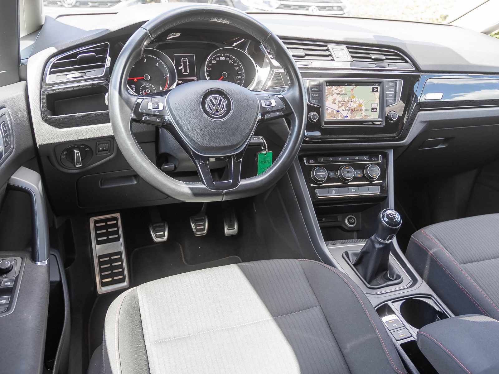 Volkswagen Touran 1.6 TDI SOUND, Navi, Klima, Sitzheizung, Parkpilot, App-Connect