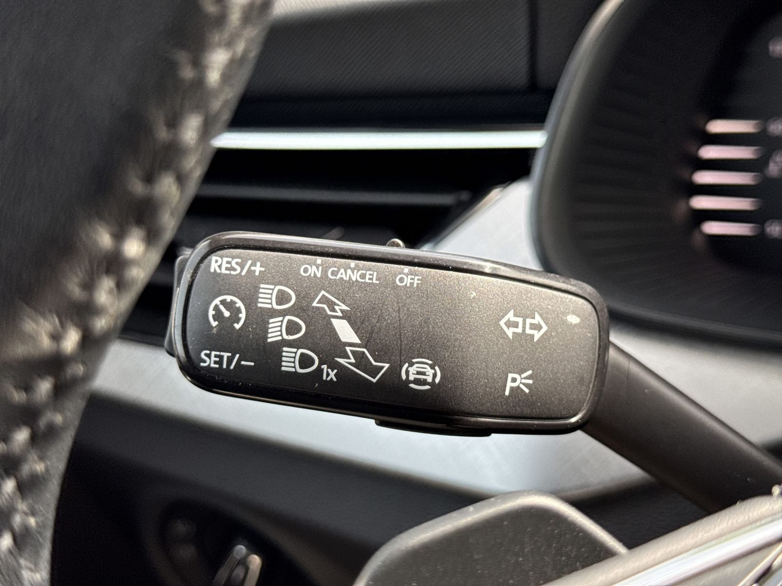 Skoda Kamiq Tour 1.0 TSI DSG Navi LED RFK GRA Carplay
