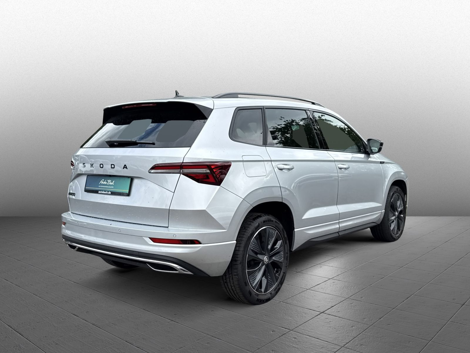 Skoda Karoq Sportline 1.5 TSI DSG Navi ACC LED RFK AHK