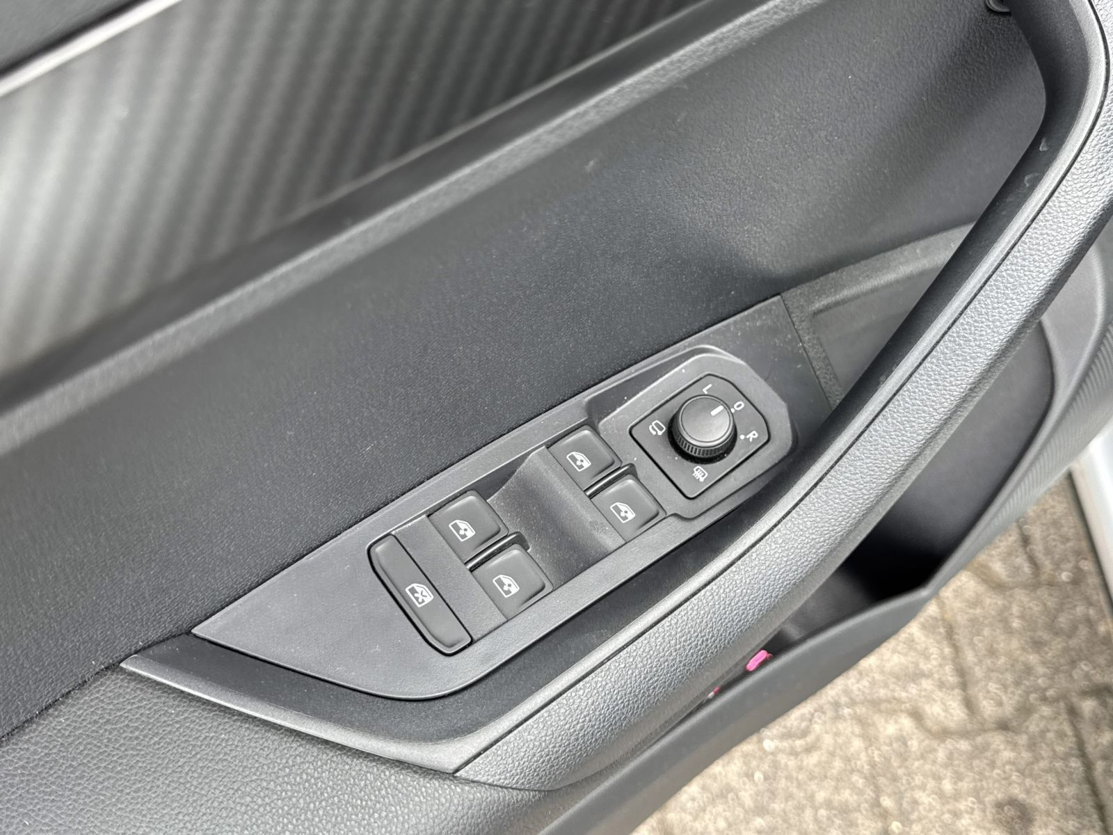 Skoda Karoq Sportline 1.5 TSI DSG Navi ACC LED RFK AHK