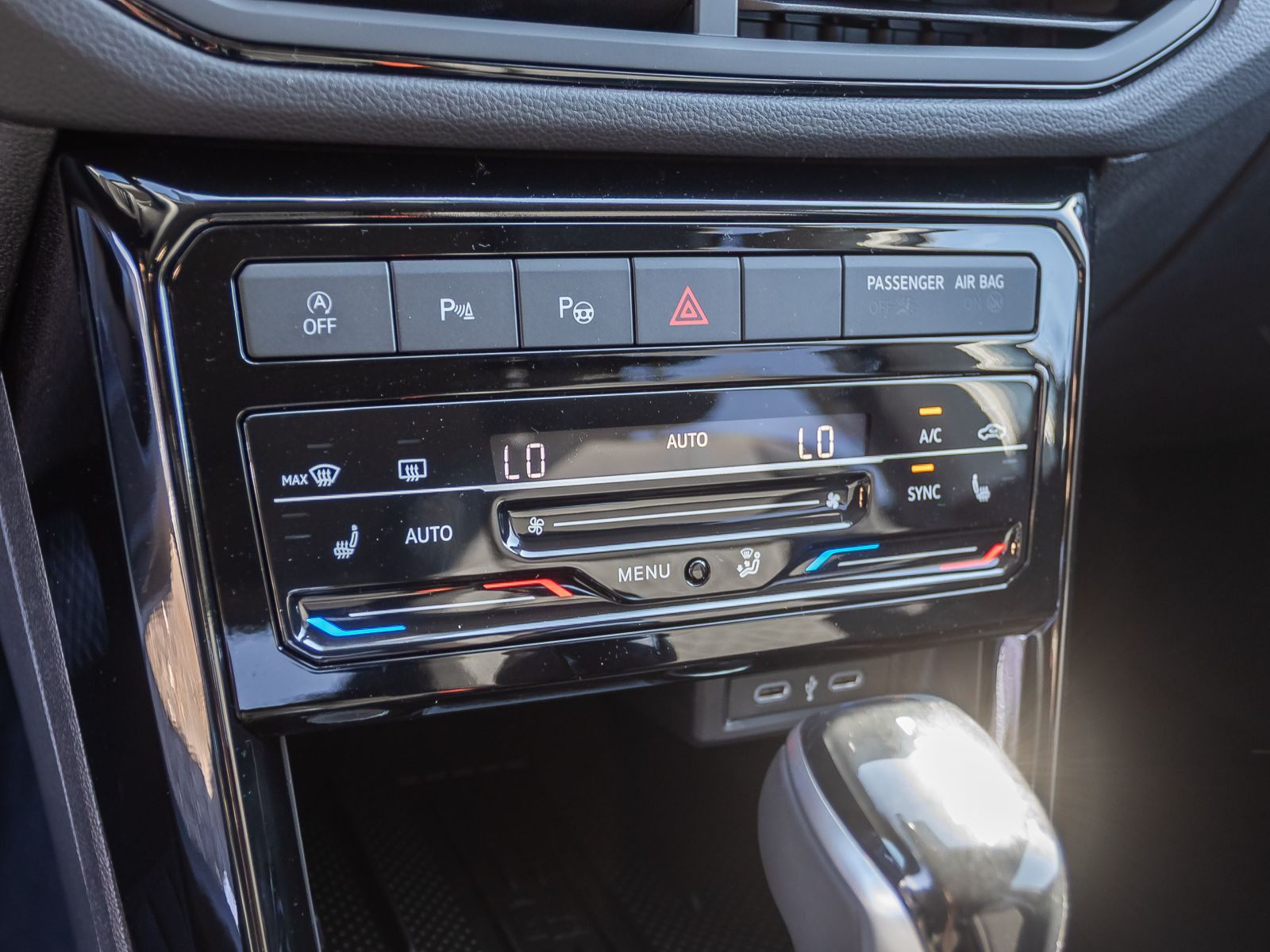 Volkswagen T-Cross 1.0 TSI Life LED ACC AHK EPH Sitzhzg