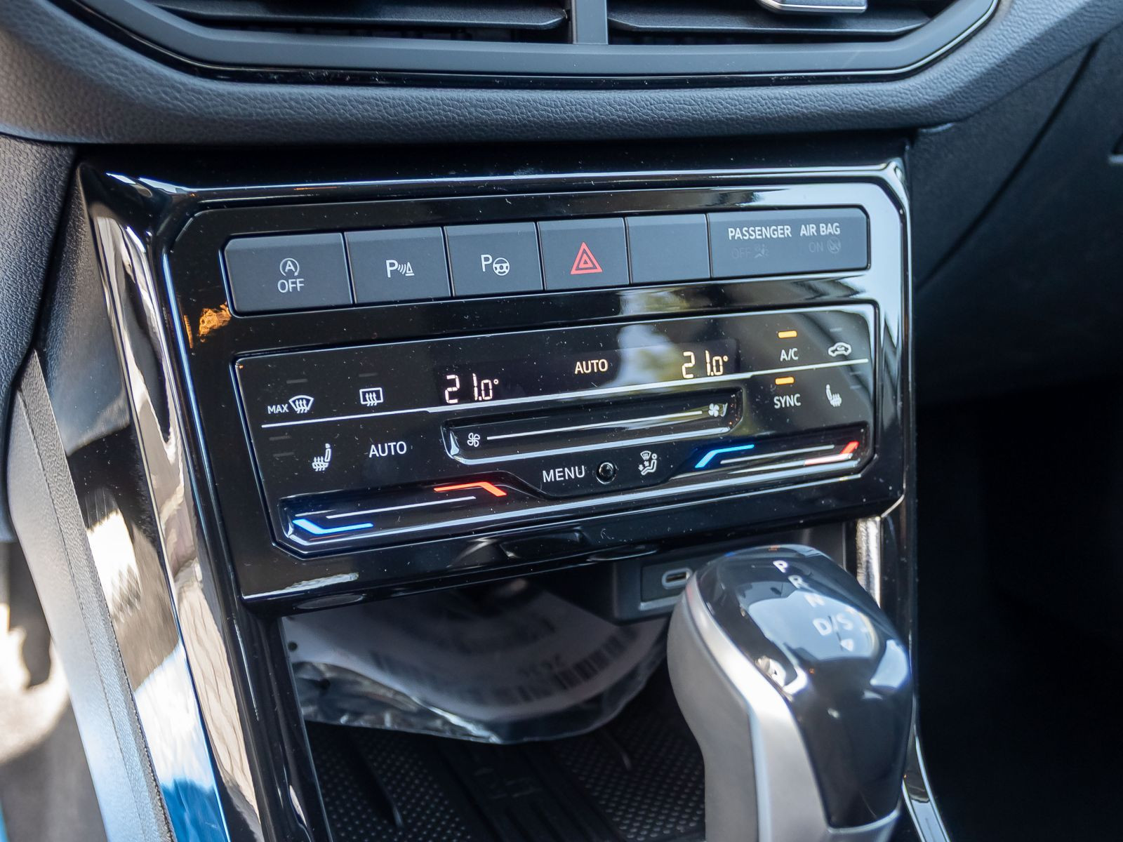 Volkswagen T-Cross 1.0 TSI Life LED ACC AHK EPH Sitzhzg