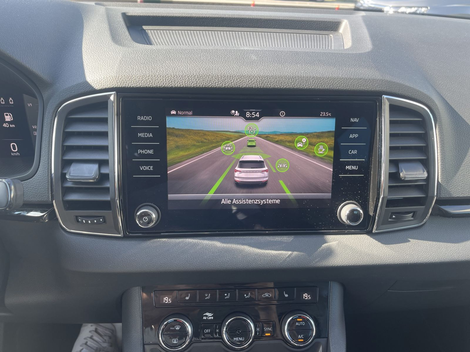 Skoda Karoq Selection 1.5 TSI 110kW DSG Navi ACC Carplay