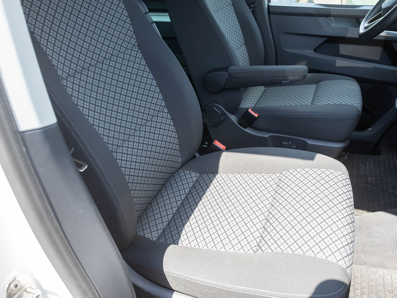Volkswagen T6.1 Multivan Trendline 2.0TDI 4M DSG Navi LED Standhzg