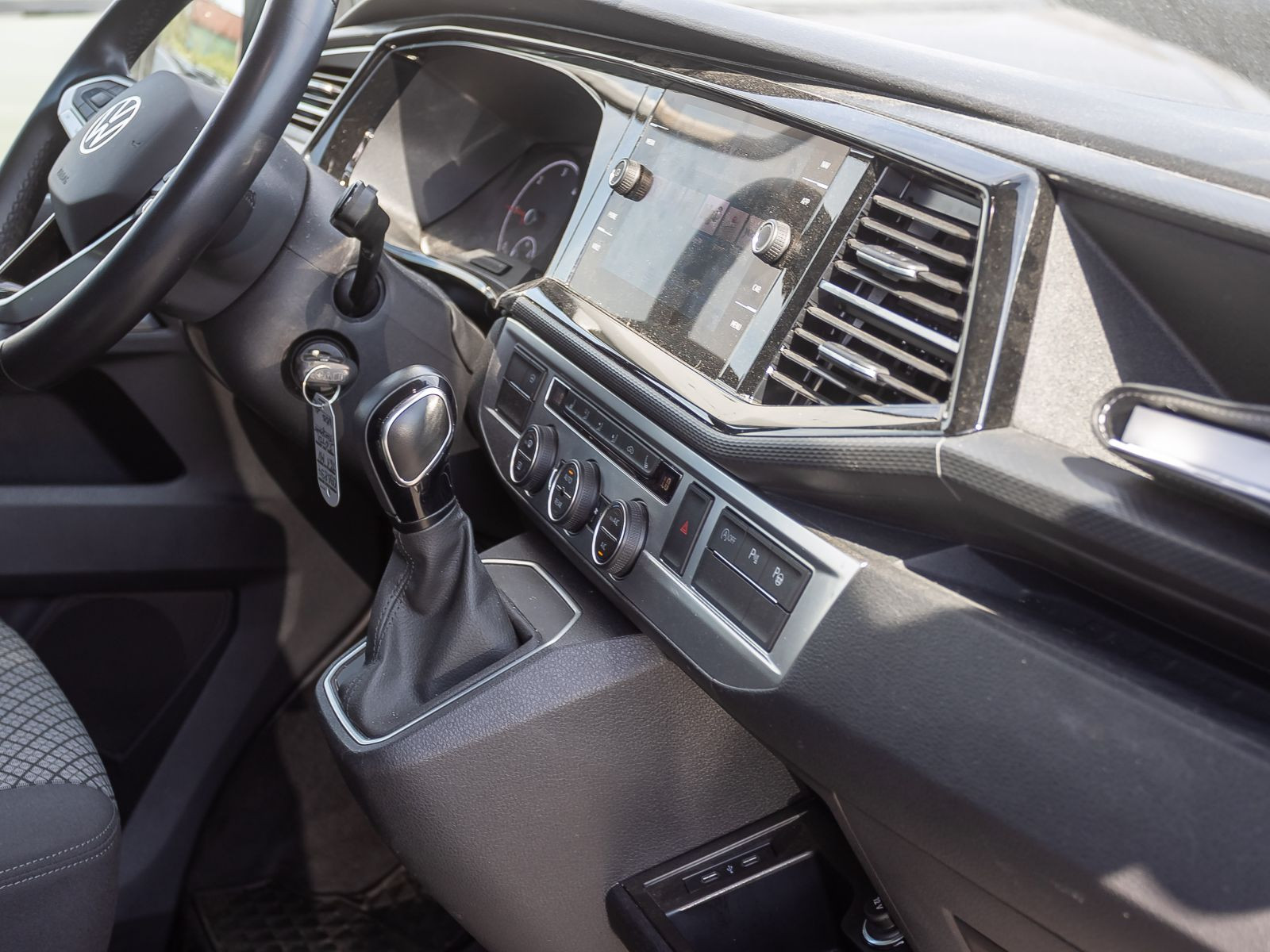 Volkswagen T6.1 Multivan Trendline 2.0TDI 4M DSG Navi LED Standhzg