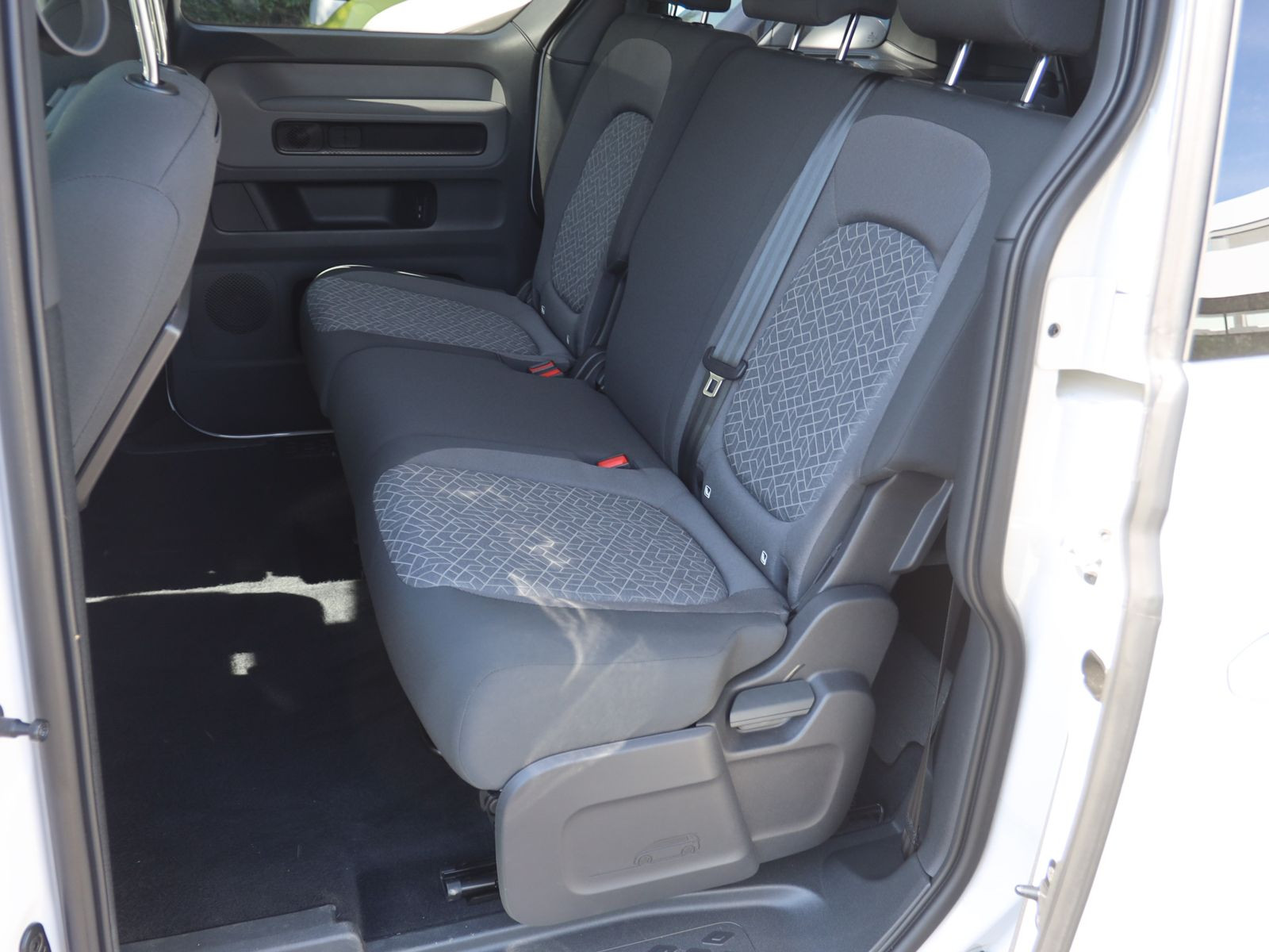 Volkswagen ID.Buzz Pro, LED-Matrix, Navi, Rückfahrkamera, Standklimatisierung, App-Connect