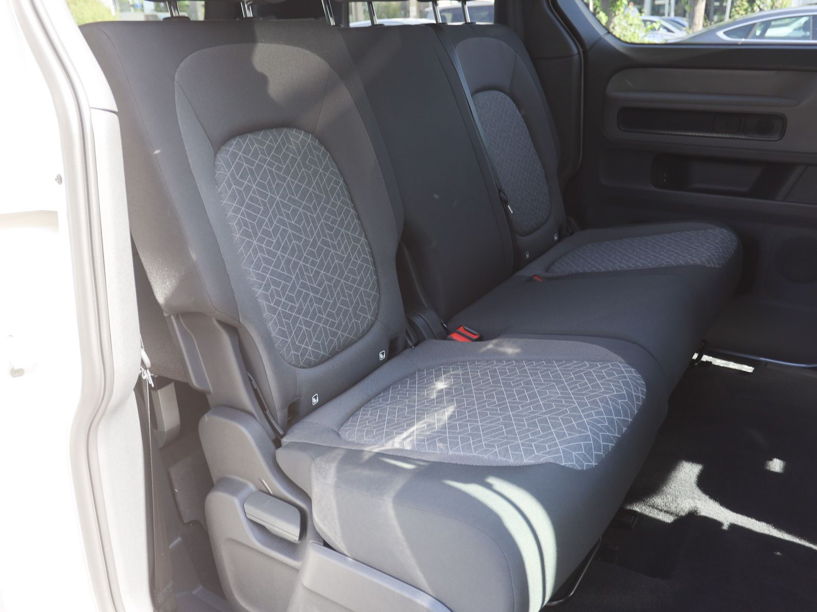 Volkswagen ID.Buzz Pro, LED-Matrix, Navi, Rückfahrkamera, Standklimatisierung, App-Connect