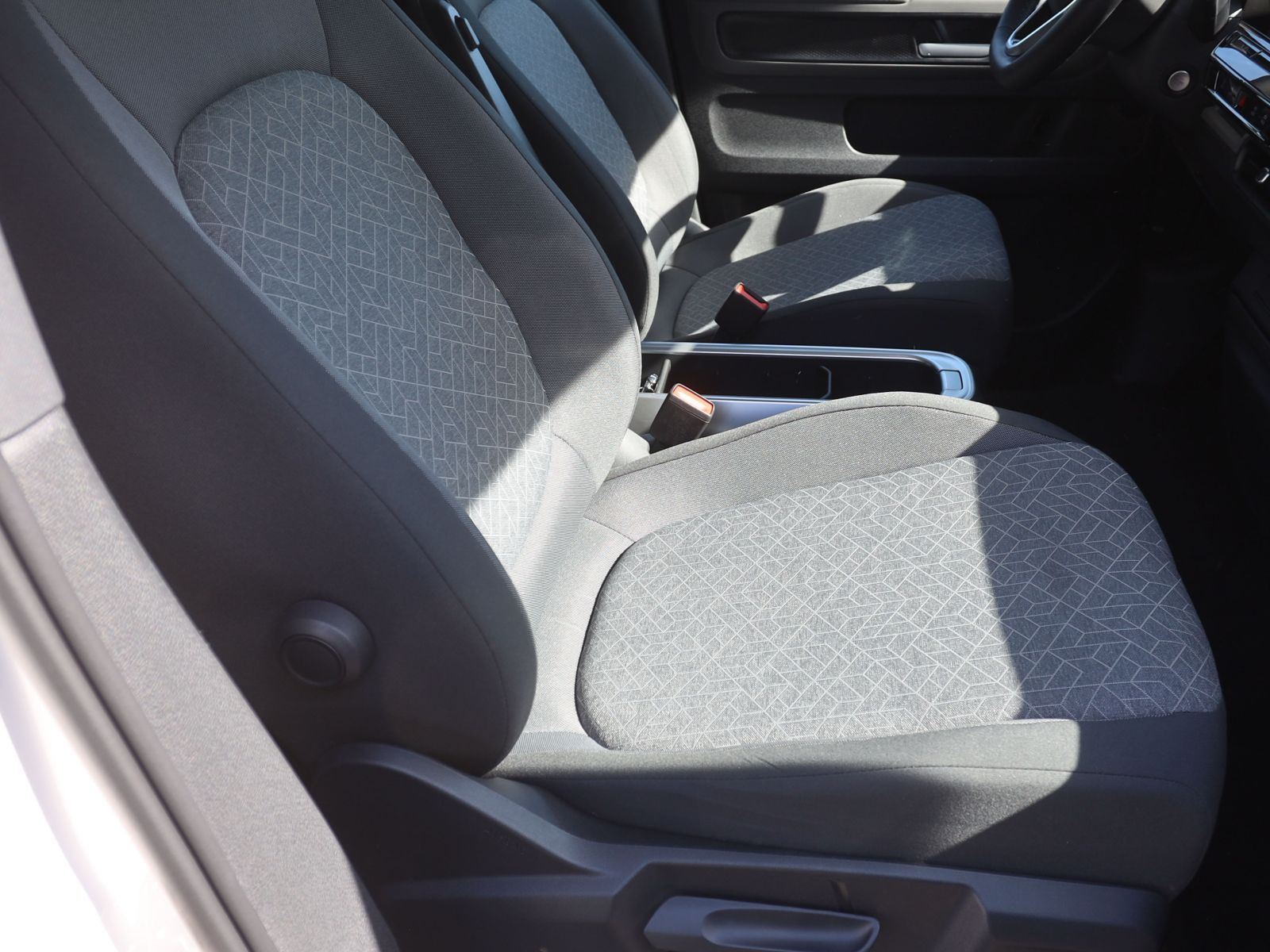 Volkswagen ID.Buzz Pro, LED-Matrix, Navi, Rückfahrkamera, Standklimatisierung, App-Connect