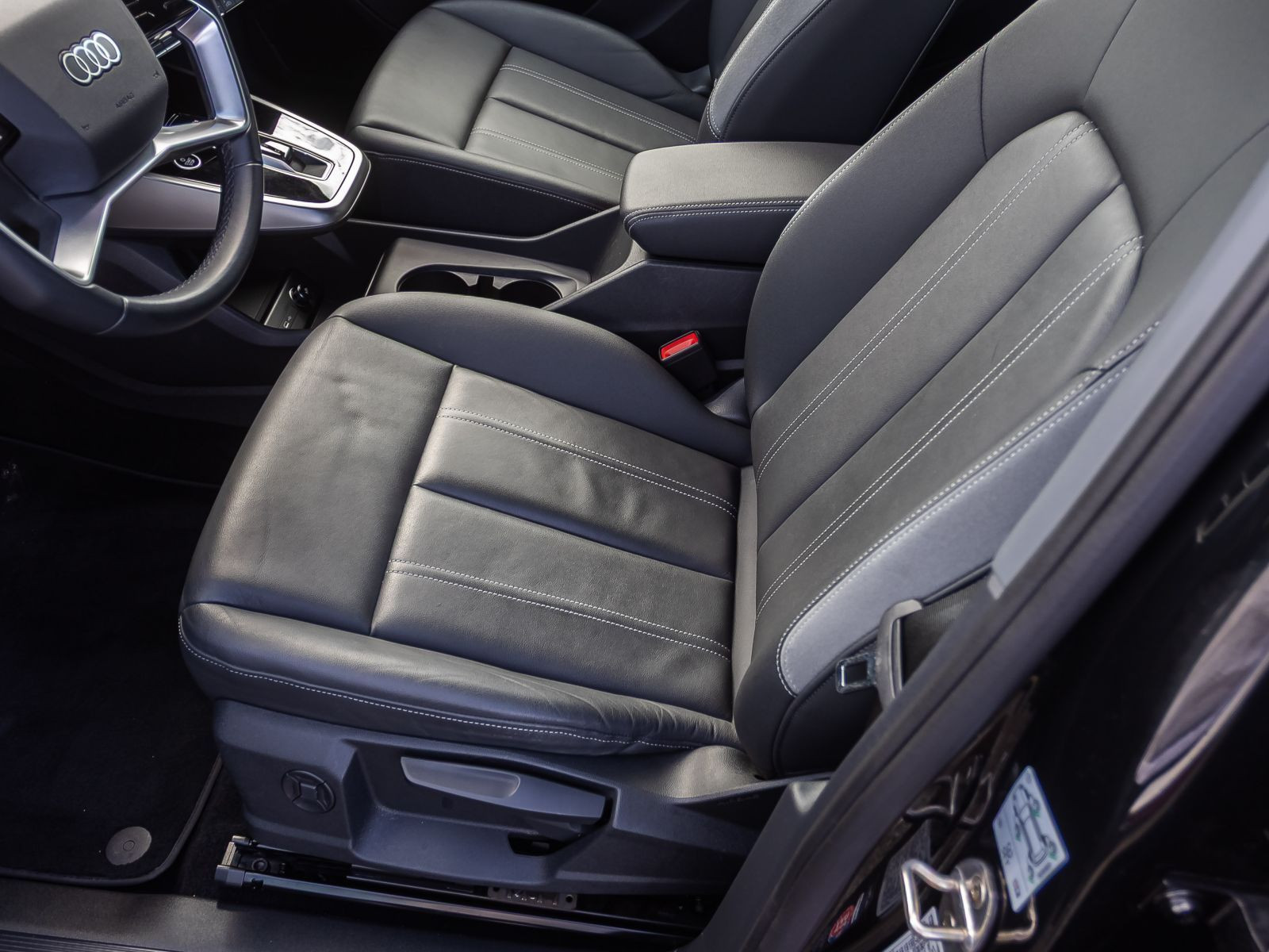 Audi Q4 Sportback e-tron 40 Navi LED ACC Standklima