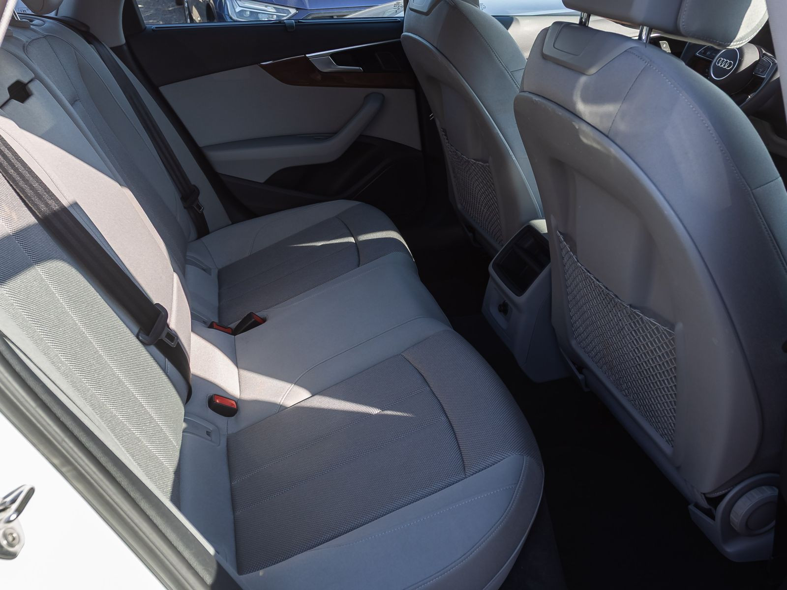 Audi A4 Avant Advanced 50TDI qu Navi Matrix Standhzg