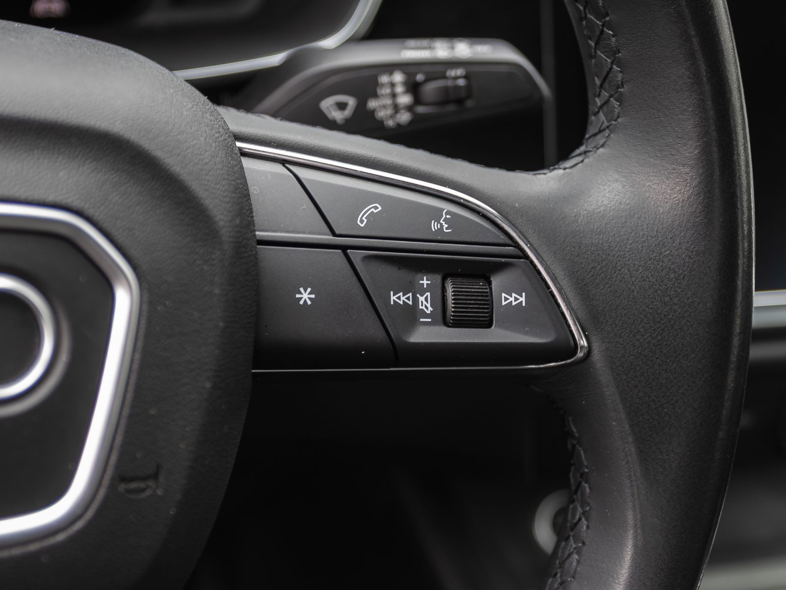 Audi Q3 S line 35TFSI Stronic Navi LED GRA EPH AHK