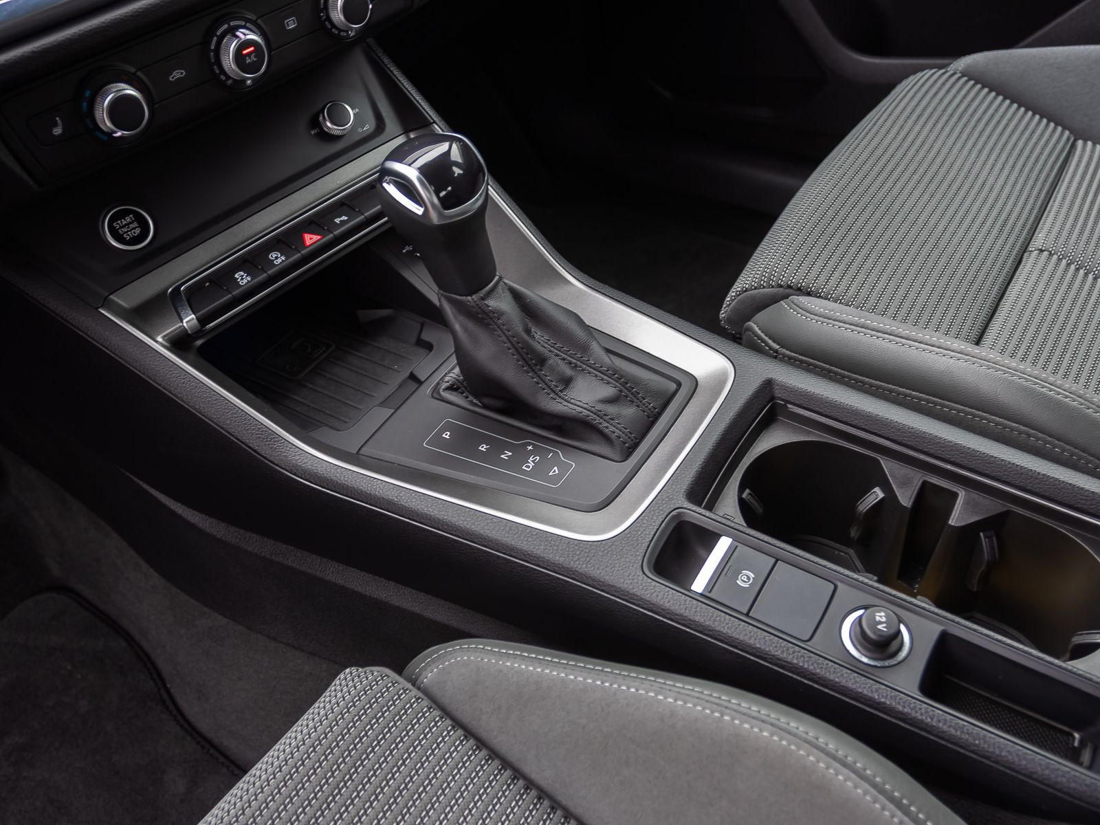 Audi Q3 S line 35TFSI Stronic Navi LED GRA EPH AHK