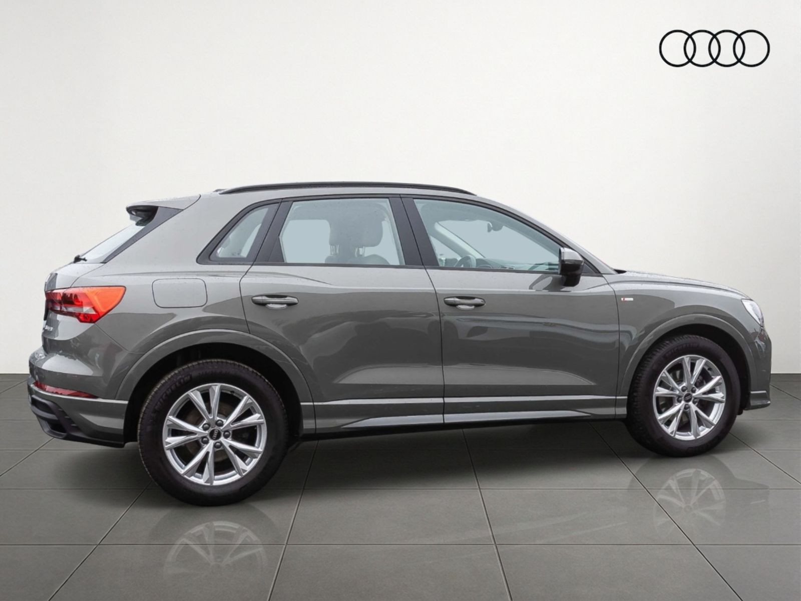 Audi Q3 S line 35TFSI Stronic Navi LED GRA EPH AHK