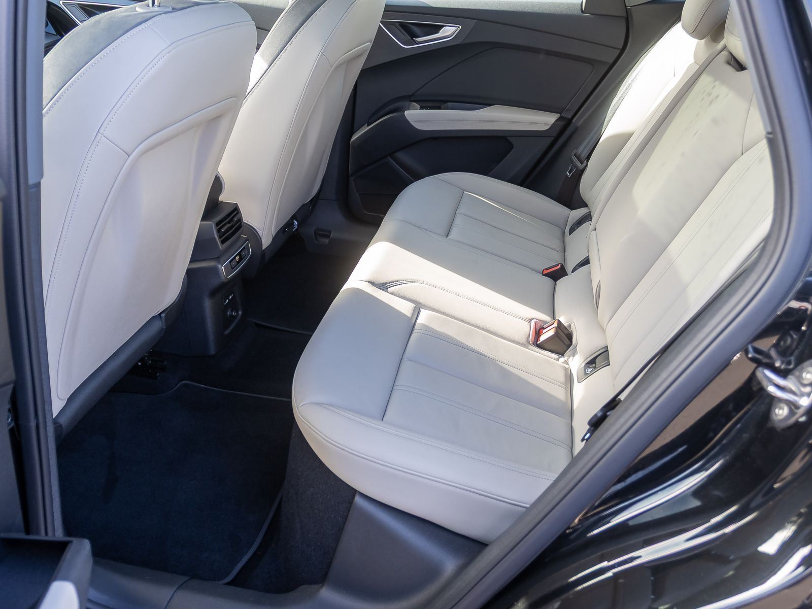 Audi Q4 Sportback e-tron 35 Navi LED Panorama Standklima