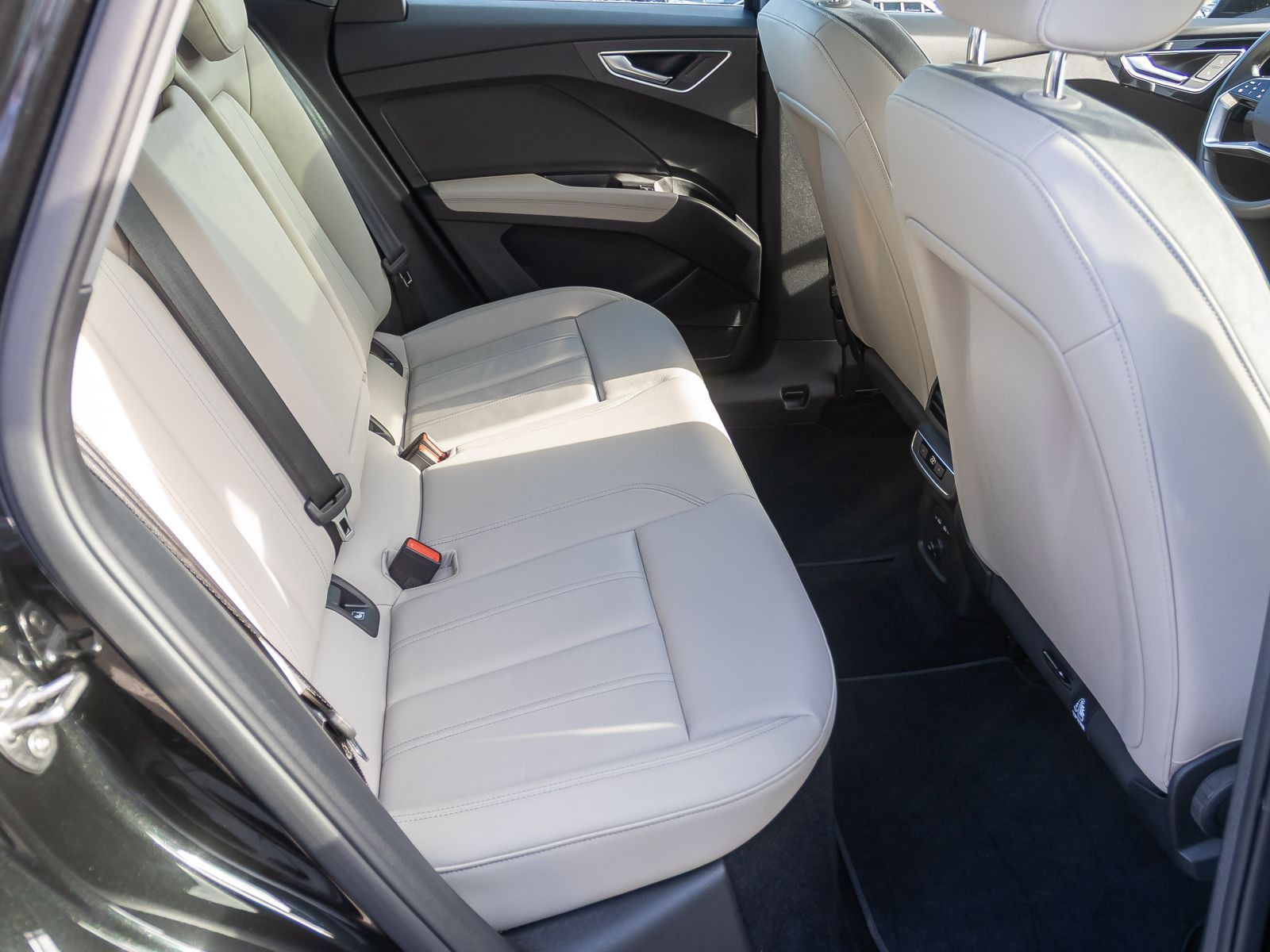 Audi Q4 Sportback e-tron 35 Navi LED Panorama Standklima