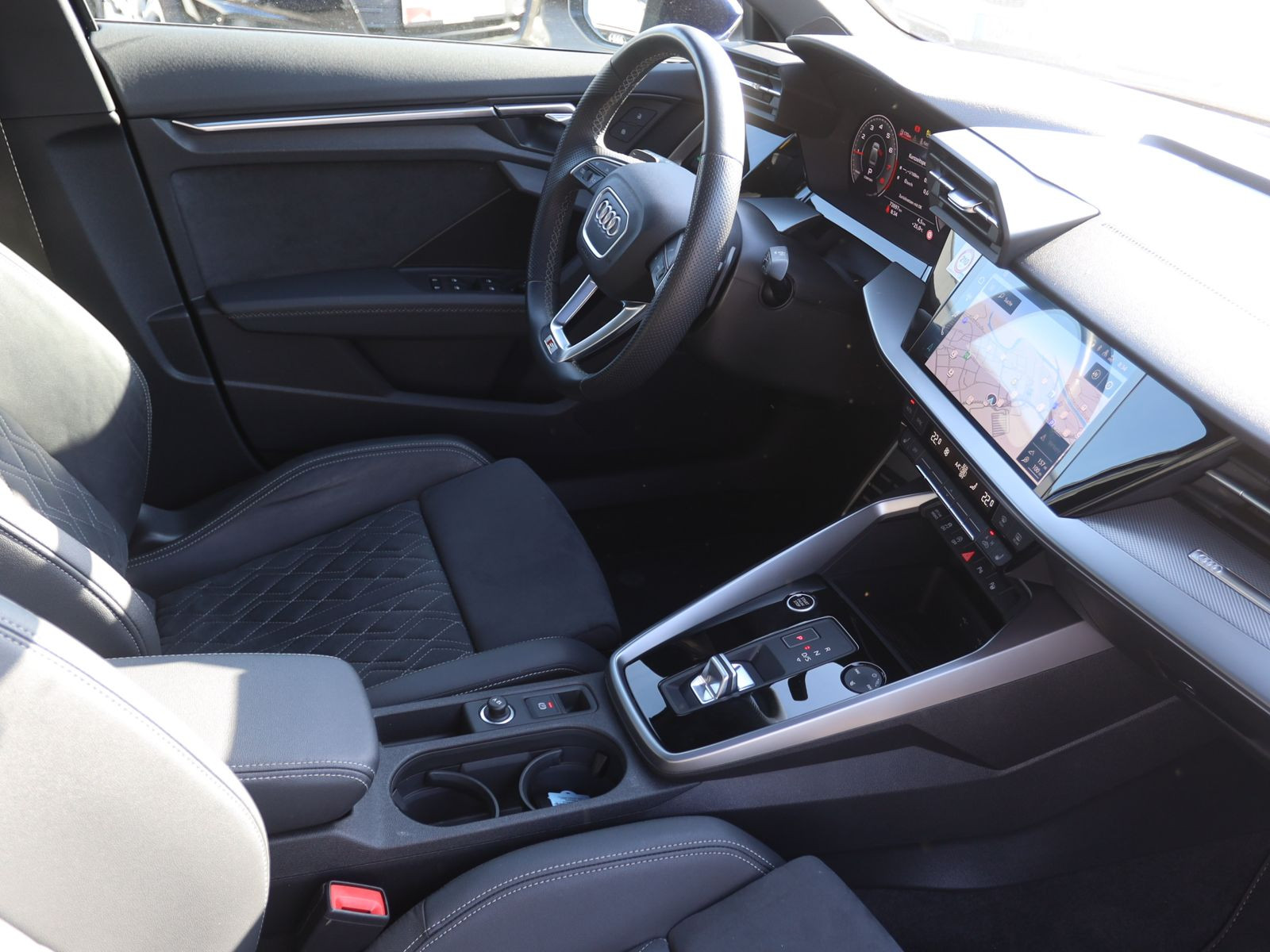 Audi A3 Limousine S line 35TFSI Stronic Navi LED Panorama