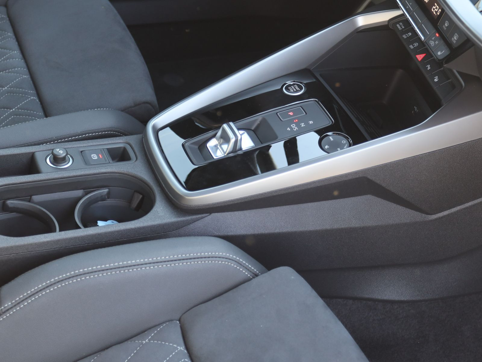 Audi A3 Limousine S line 35TFSI Stronic Navi LED Panorama