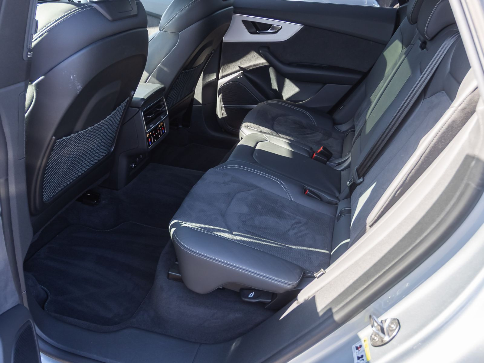 Audi Q8 S line 50TDI Navi Matrix HuD Standhzg Panorama