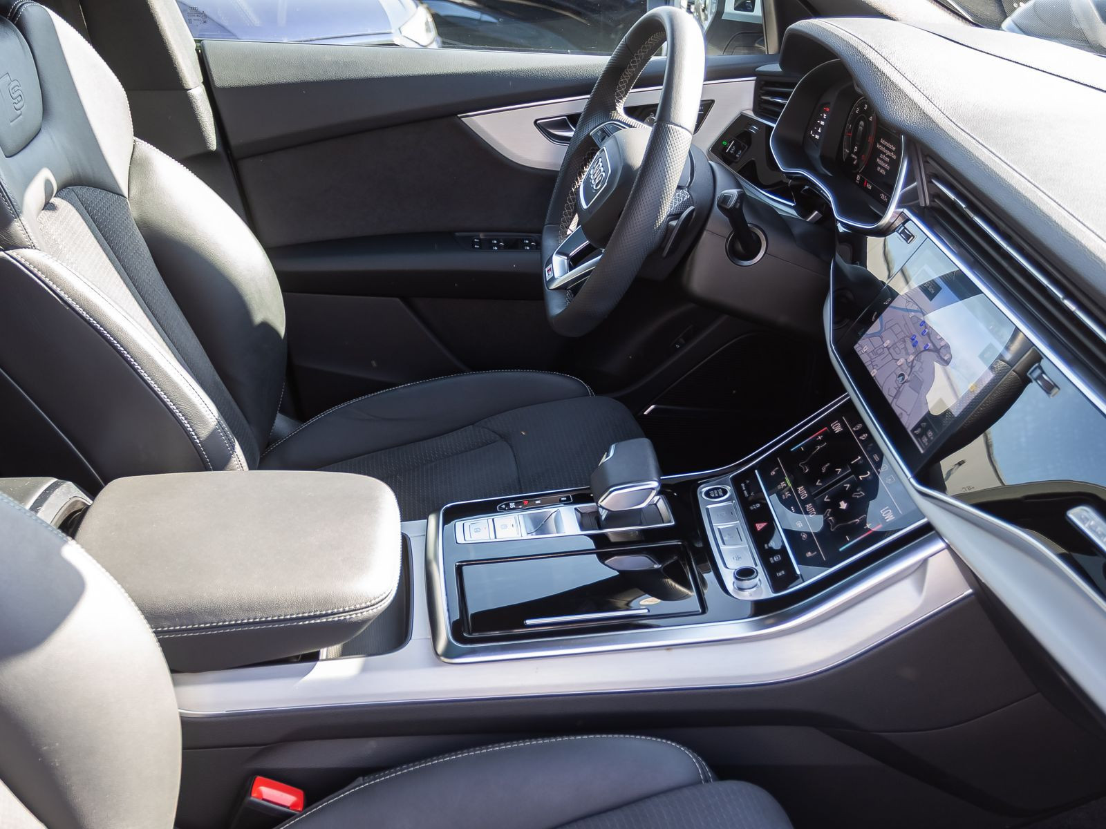 Audi Q8 S line 50TDI Navi Matrix HuD Standhzg Panorama