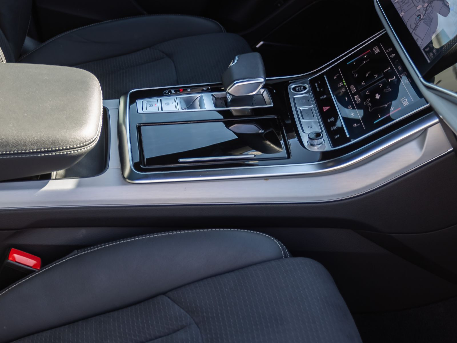 Audi Q8 S line 50TDI Navi Matrix HuD Standhzg Panorama