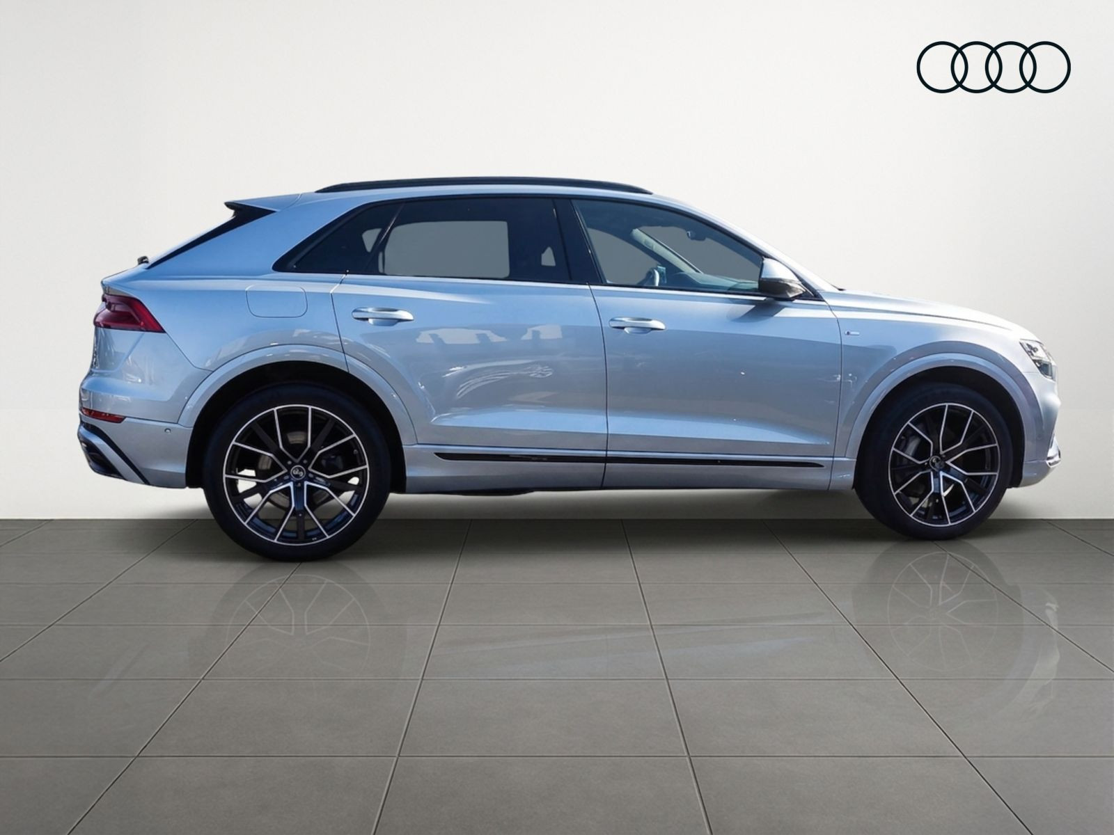 Audi Q8 S line 50TDI Navi Matrix HuD Standhzg Panorama