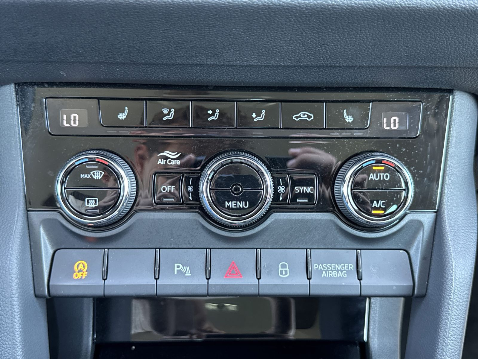 Skoda Karoq Style 2.0 TDI DSG Navi ACC LED RFK AHK