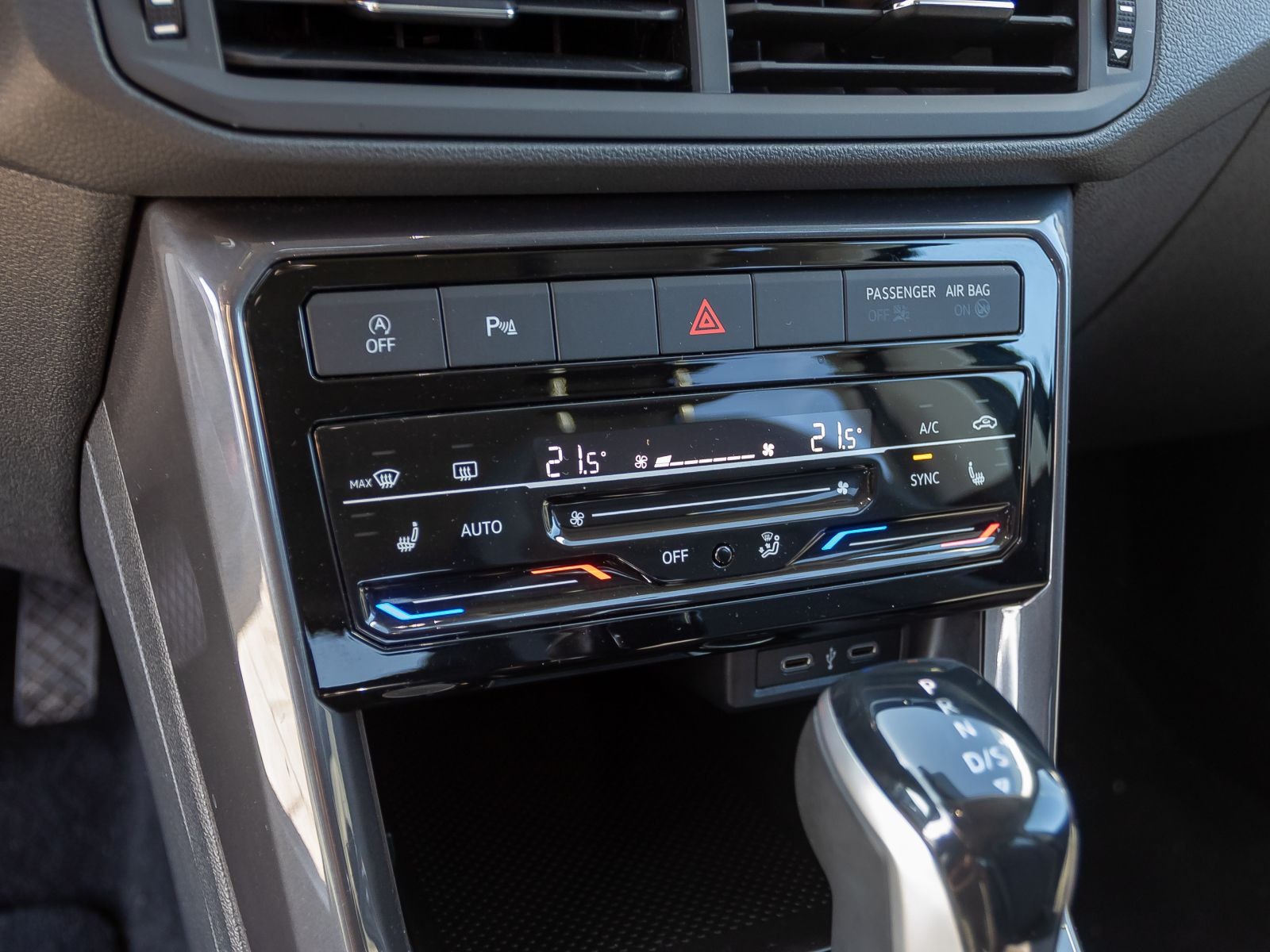 Volkswagen T-Cross 1.0 TSI Style DSG Navi LED ACC BeatsAudio