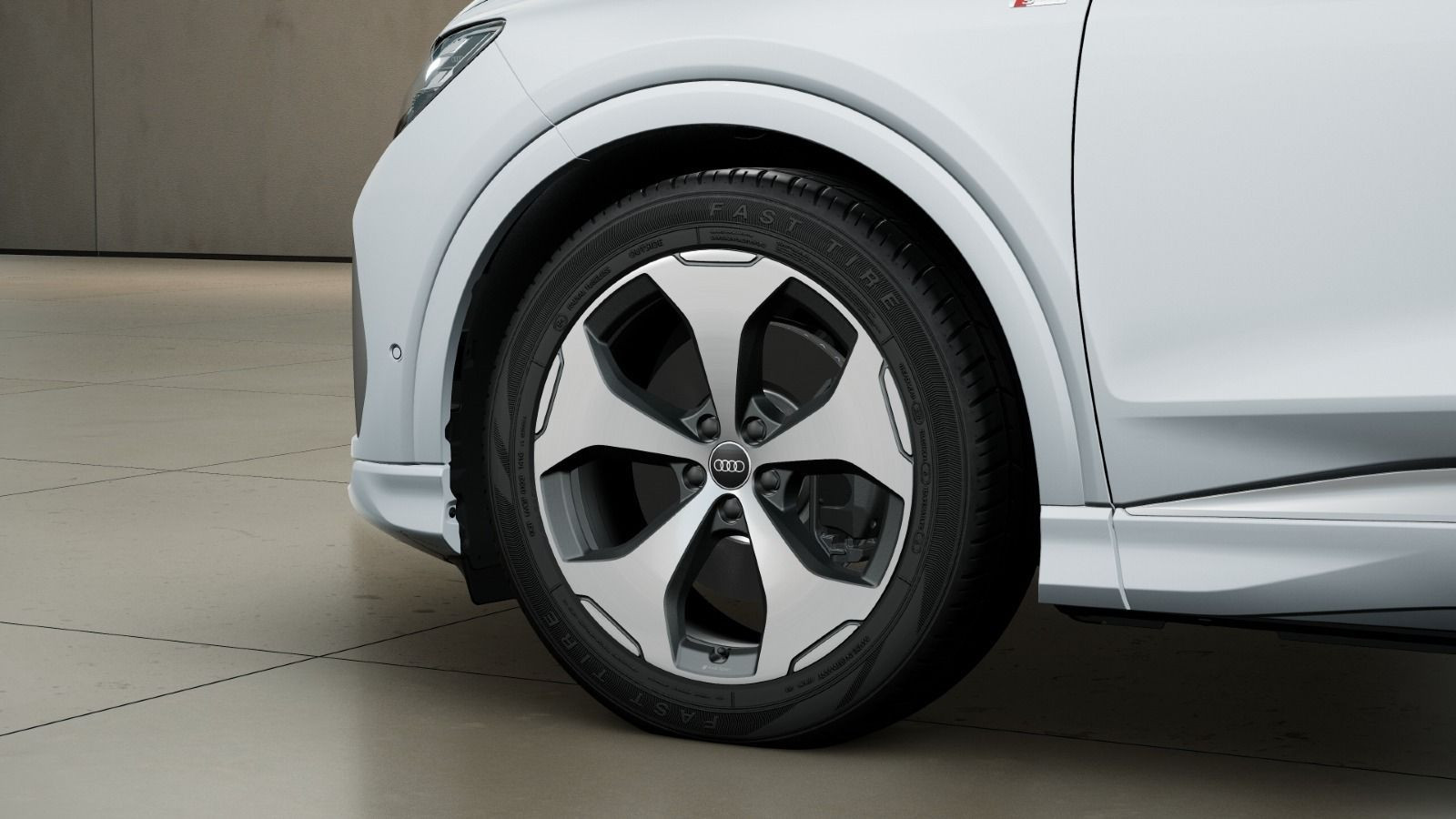 Audi Q4 SUV e-tron performance 210kW