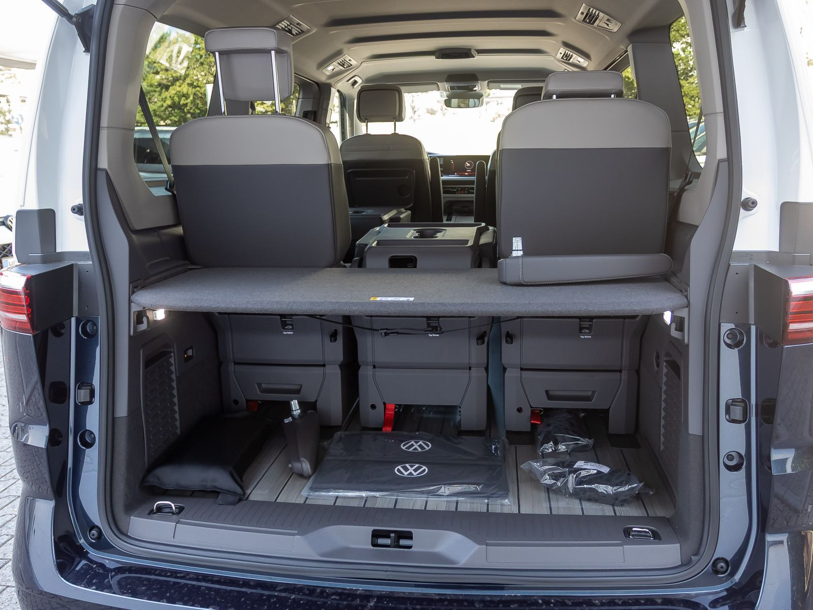 Volkswagen T7 Multivan 1.5 TSI eHybrid | AHK | 4-MOTION