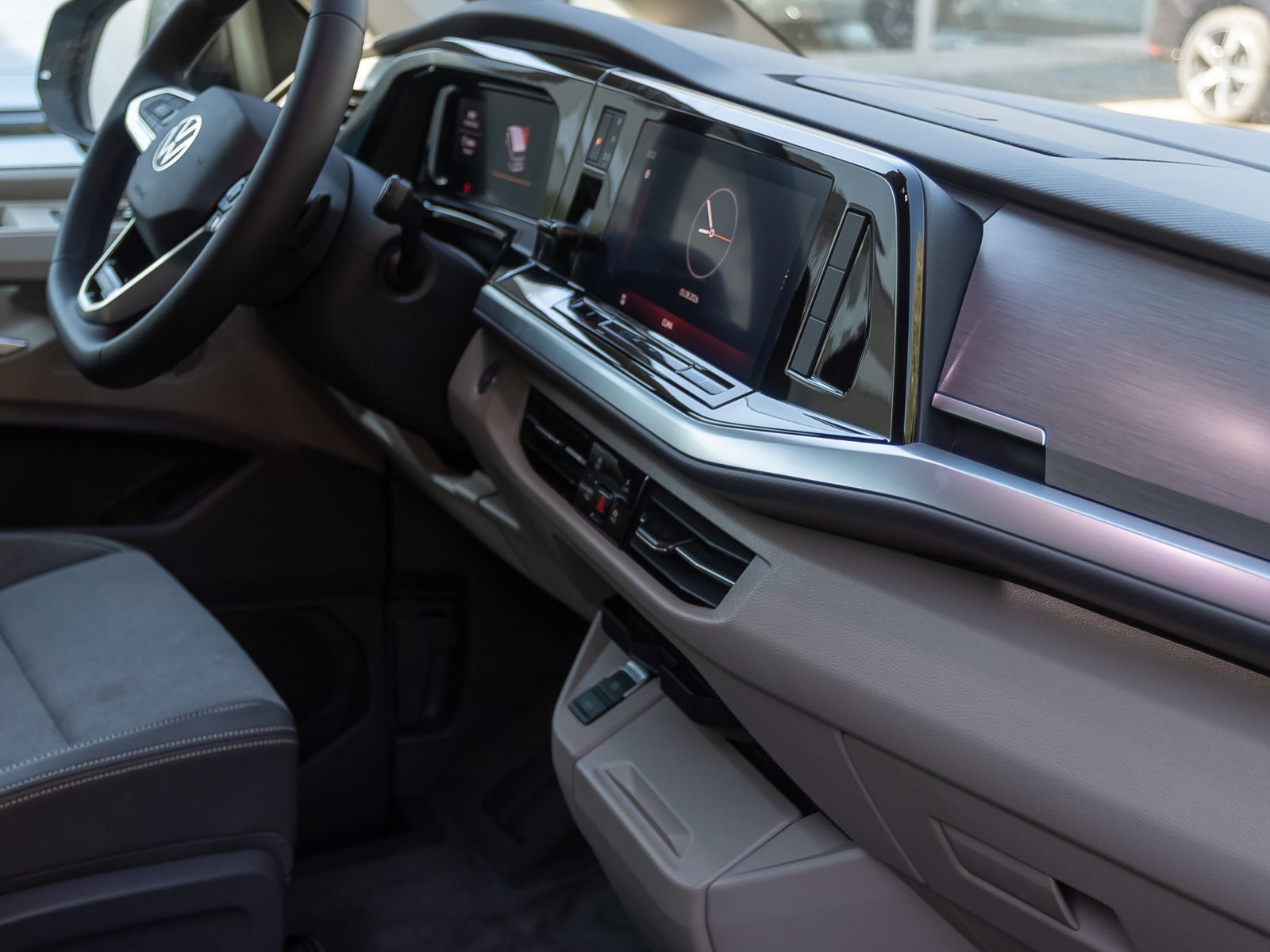 Volkswagen T7 Multivan 1.5 TSI eHybrid | AHK | 4-MOTION