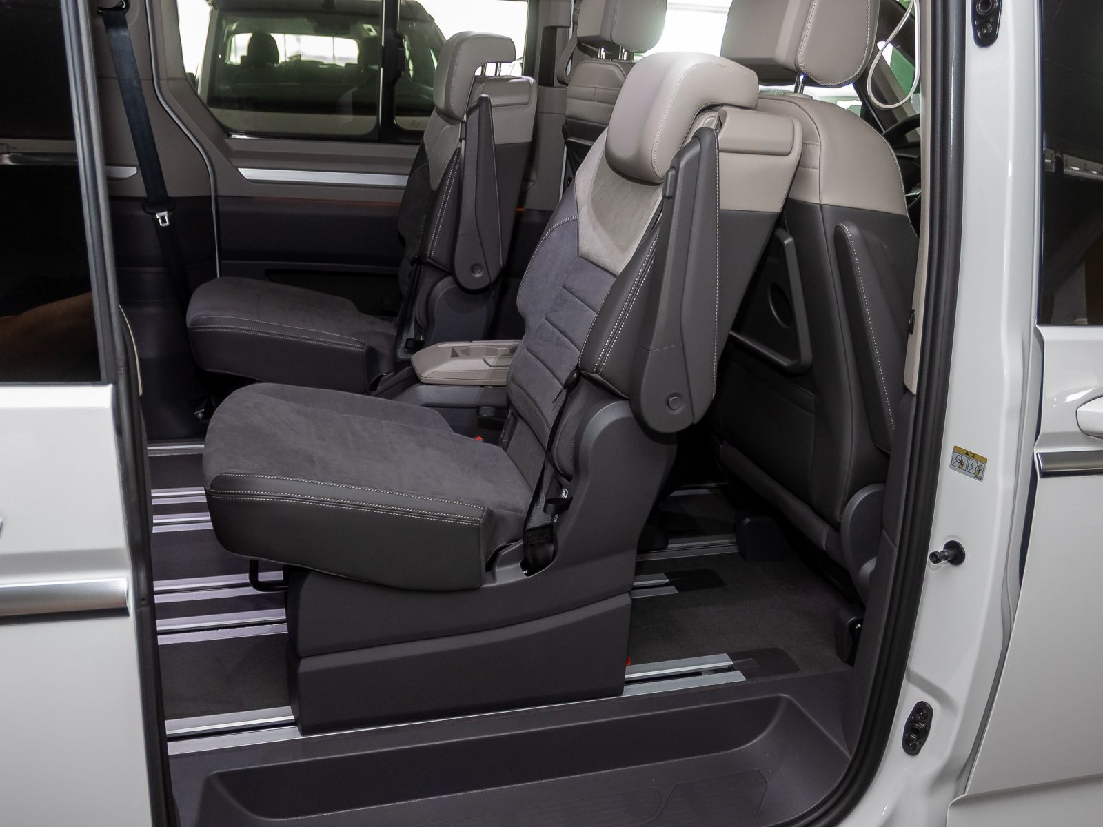 Volkswagen Multivan Style 2,0 l 110 kW TDI SCR Fron tantrieb 7-Gang-DSG Radst. 3124 mm lange r Überhang