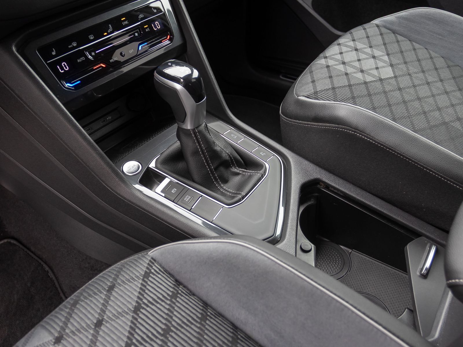 Volkswagen Tiguan 1.5 TSI DSG R-Line Black Style, LED-Matrix, Navi, Area View inkl. Rückfahrkamera