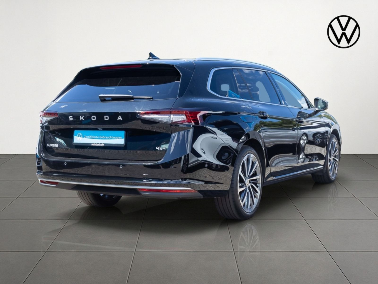 Skoda Superb Combi 2.0 TDI DSG 4x4 Laurin & Klement, Panoramadach, Standheizung, LED-Matrix, Navi