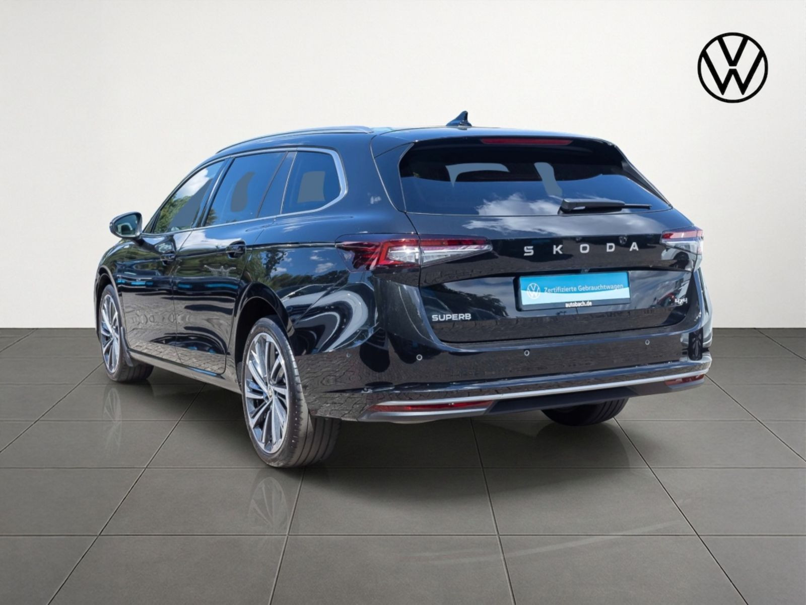 Skoda Superb Combi 2.0 TDI DSG 4x4 Laurin & Klement, Panoramadach, Standheizung, LED-Matrix, Navi