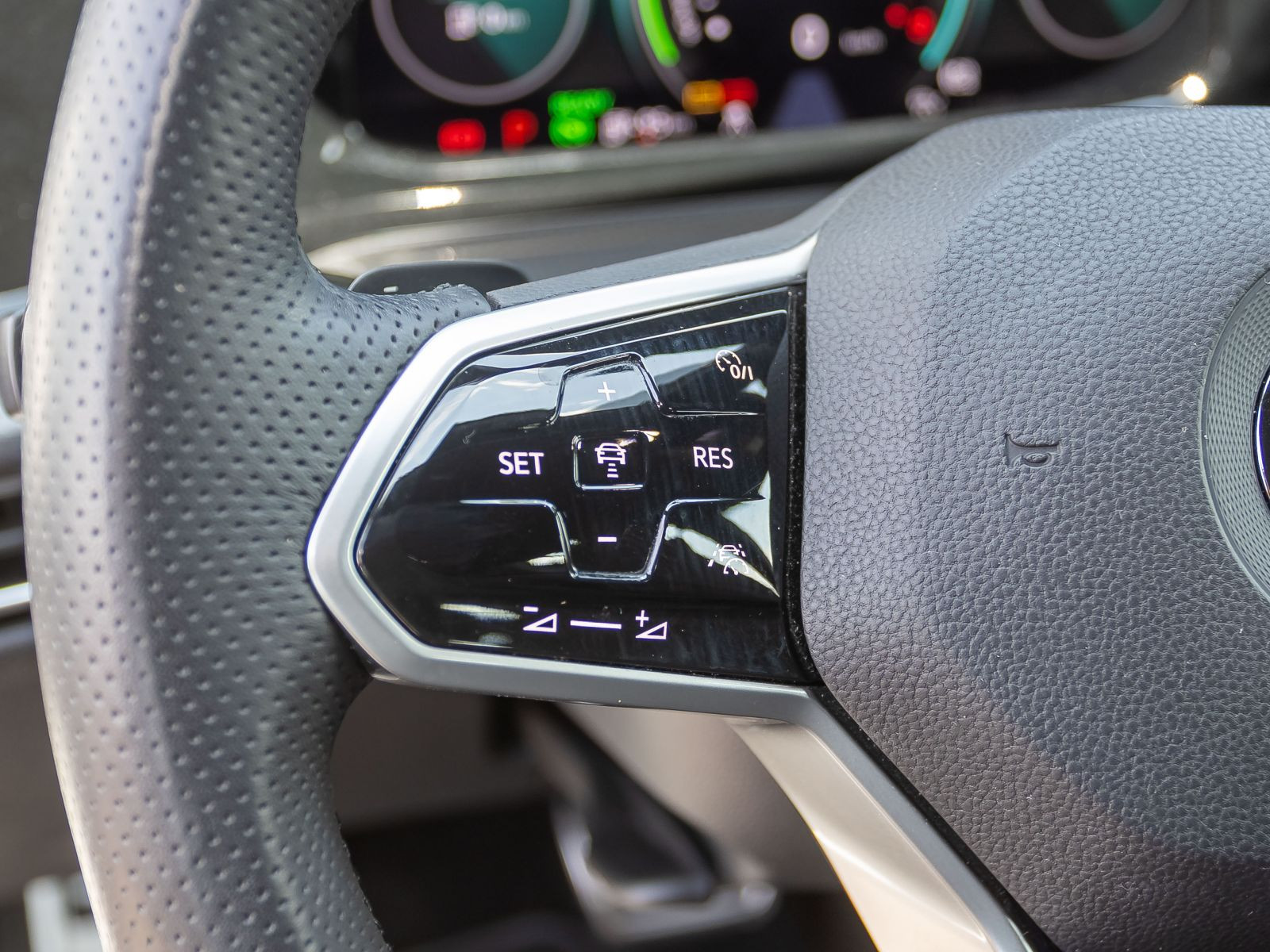 Volkswagen Golf VIII GTE DSG Navi LED HuD ACC EPH CarPlay