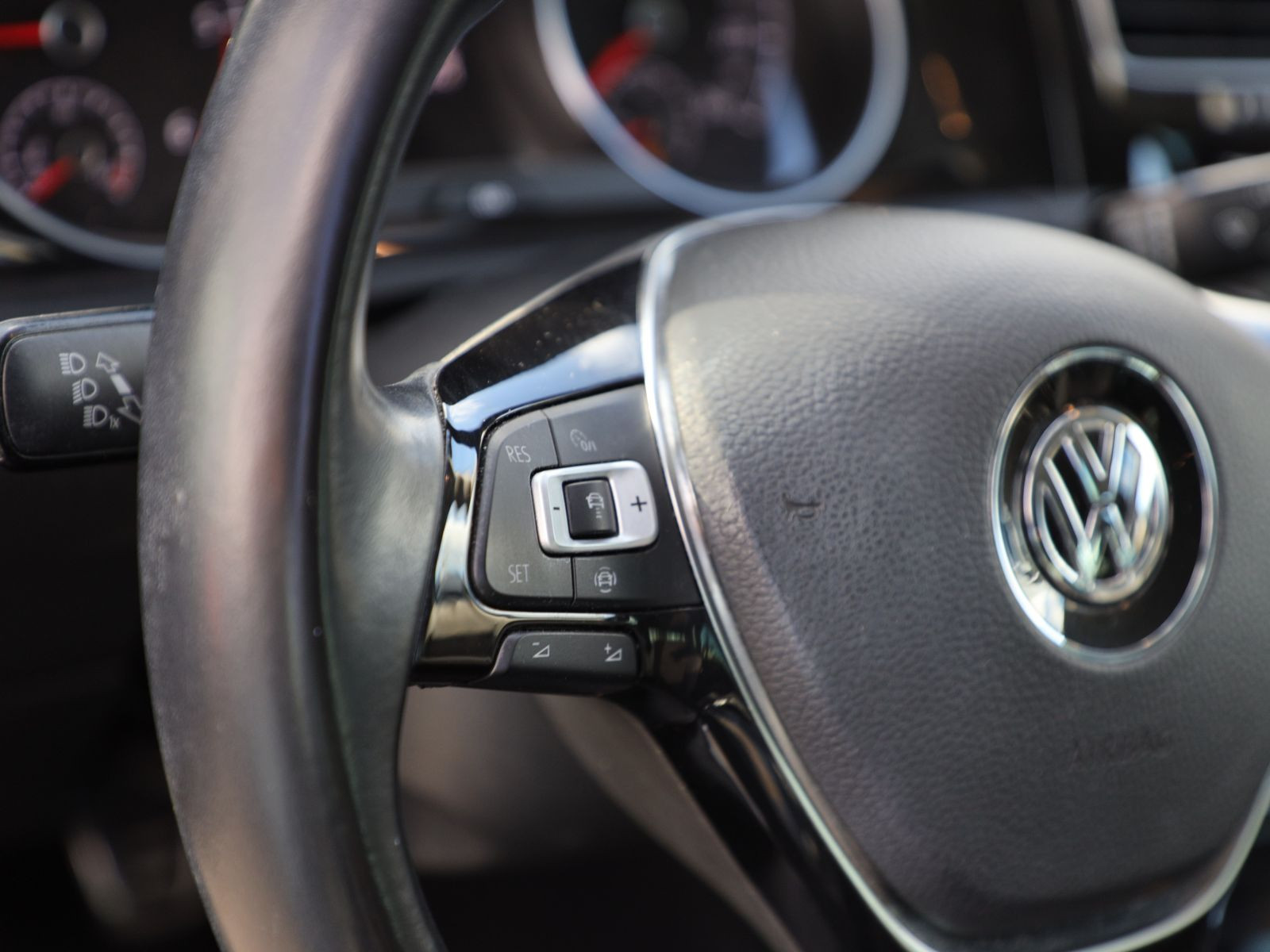 Volkswagen Golf VII 1.6 TDI "Join" Navi ACC EPH Sitzhzg