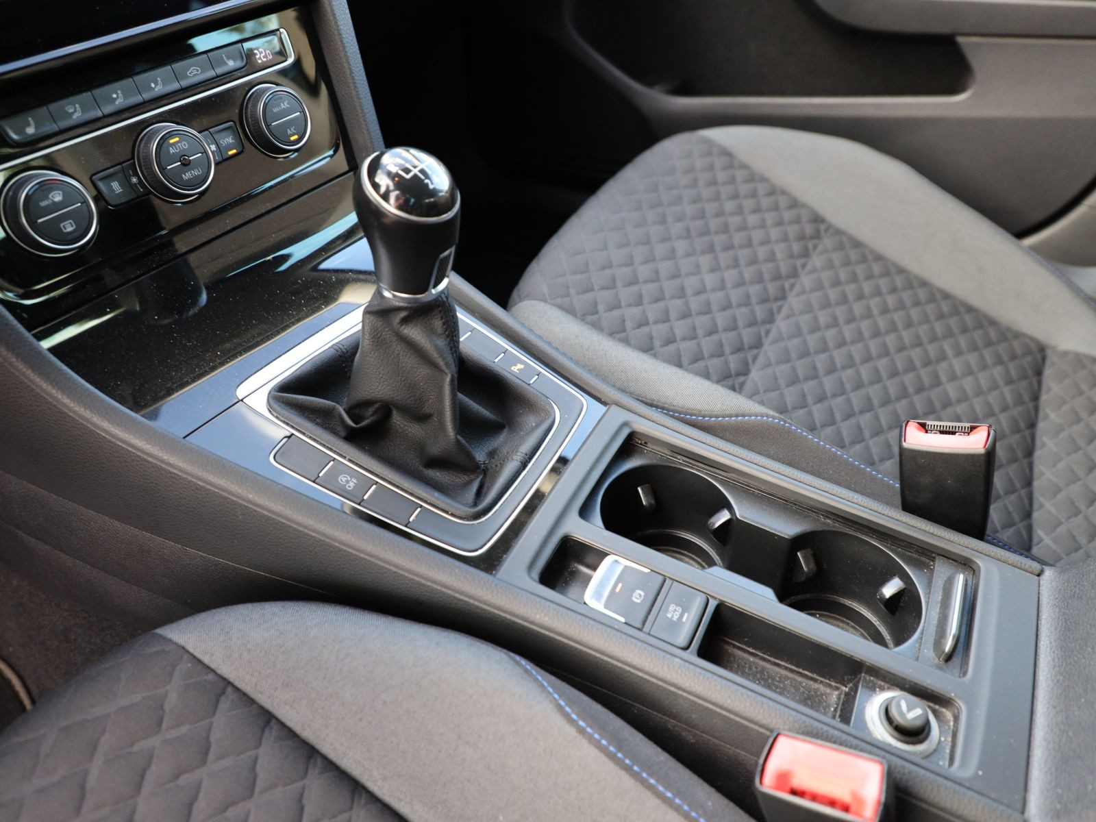 Volkswagen Golf VII 1.6 TDI "Join" Navi ACC EPH Sitzhzg